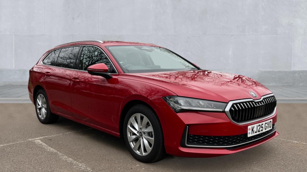 Main listing image - Skoda Superb Estate