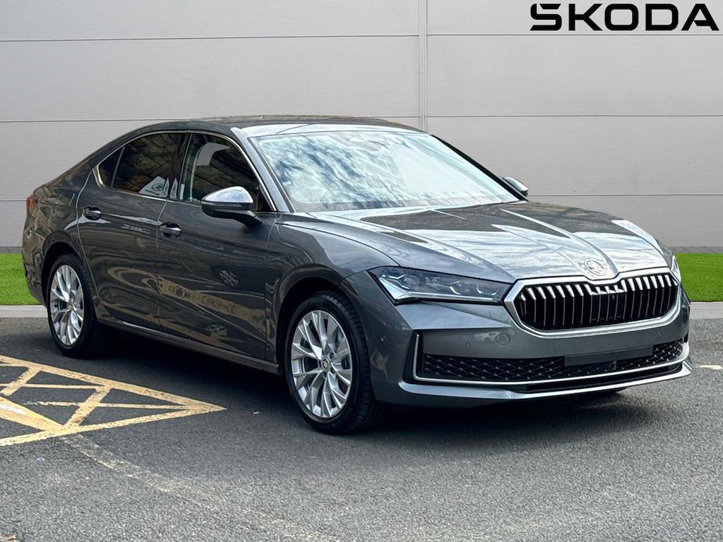 Main listing image - Skoda Superb