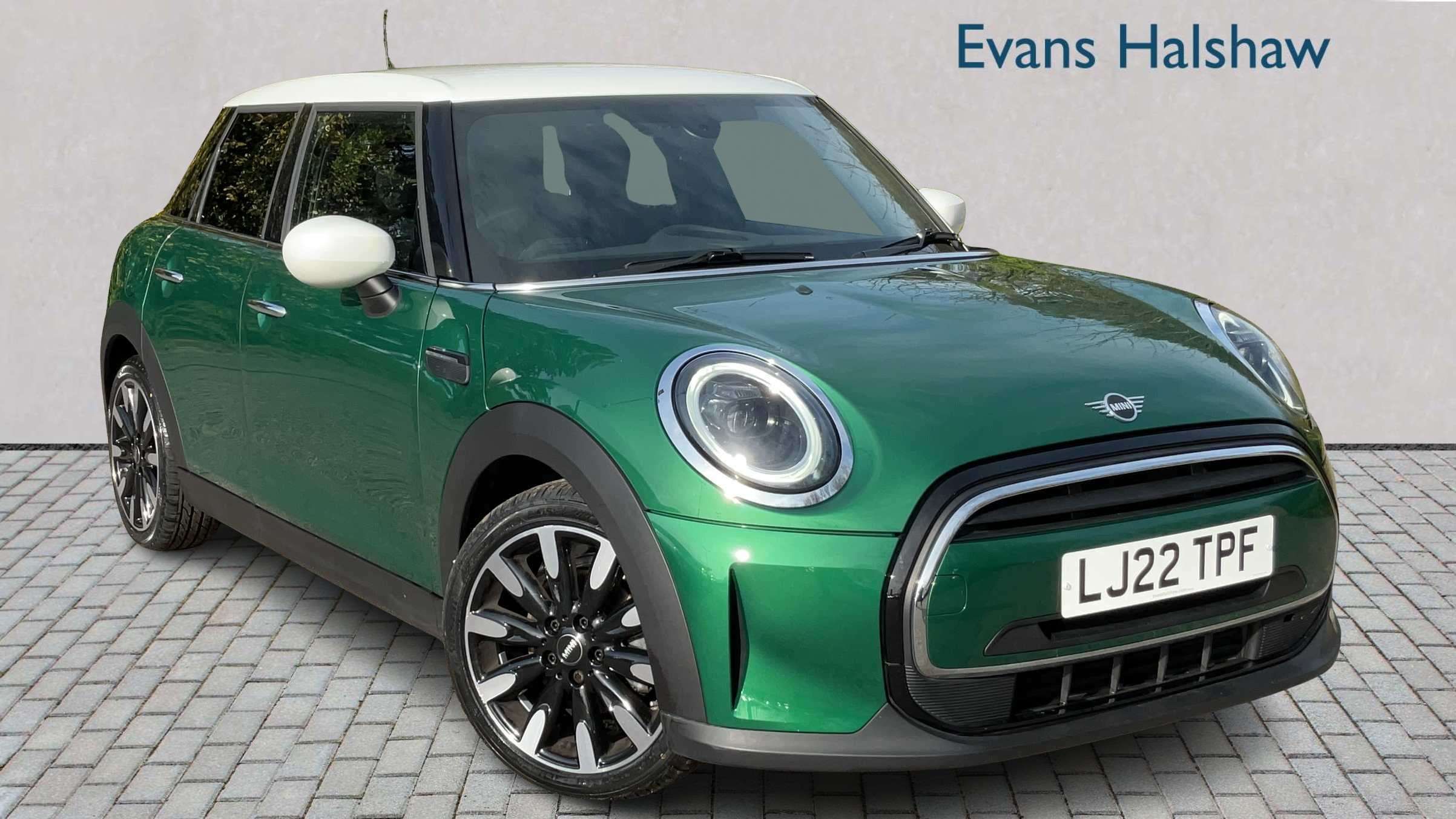 Main listing image - MINI Hatchback 5dr