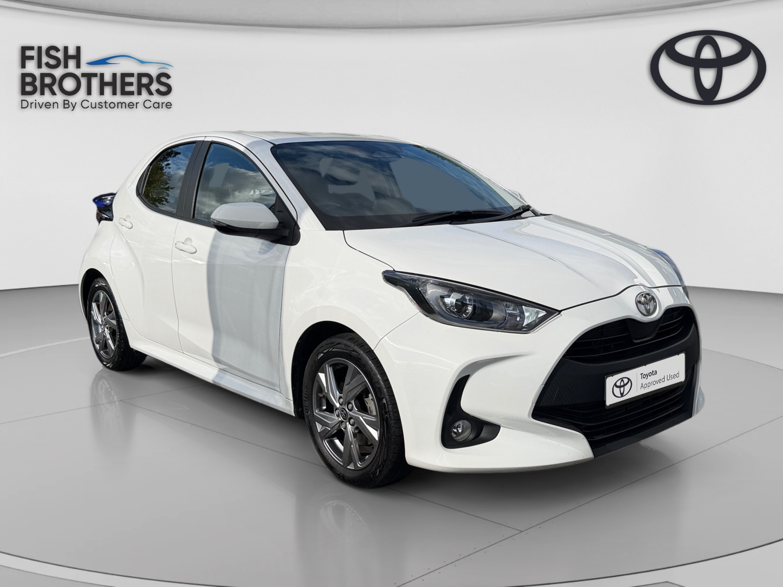 Main listing image - Toyota Yaris