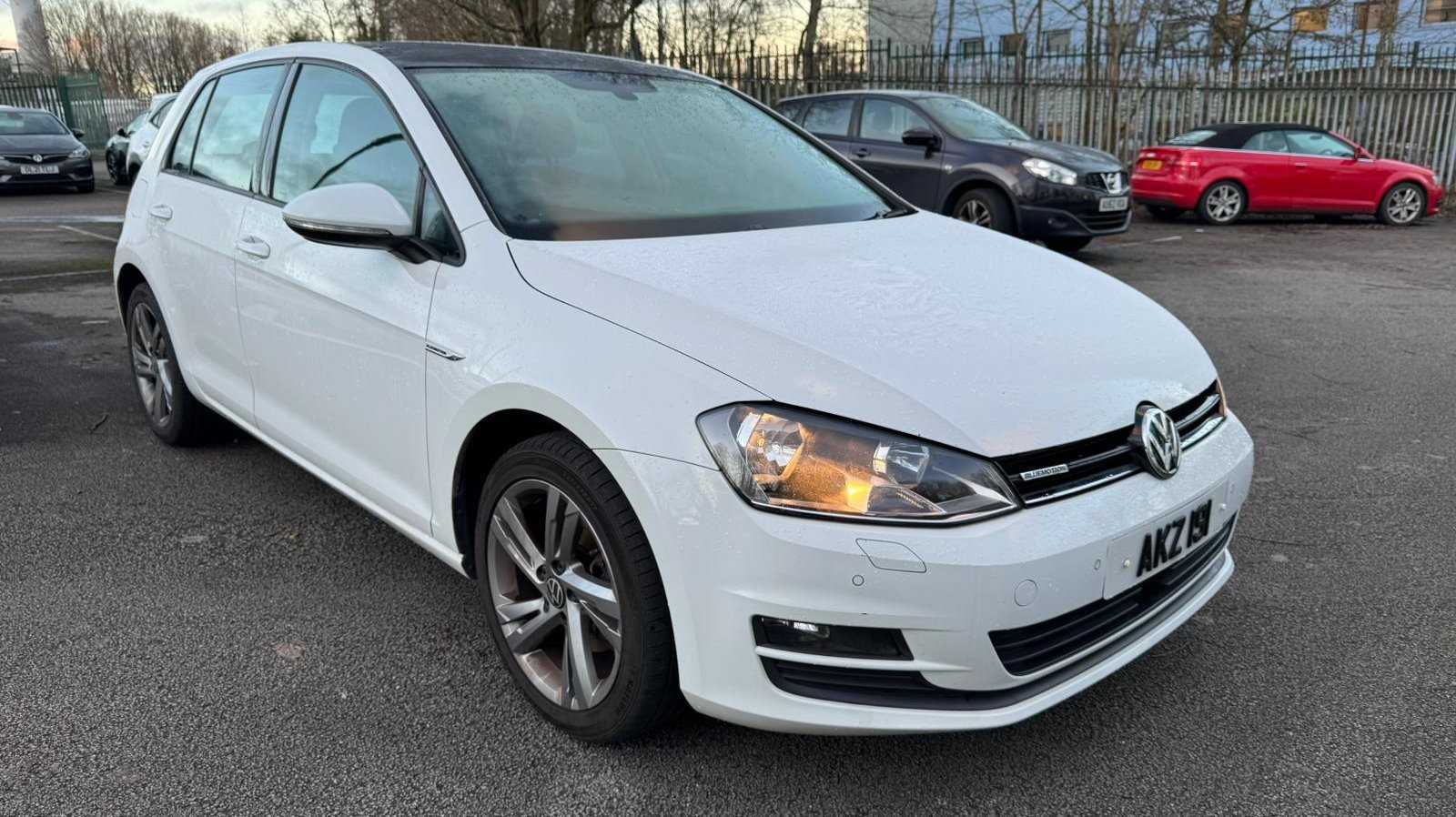 Main listing image - Volkswagen Golf