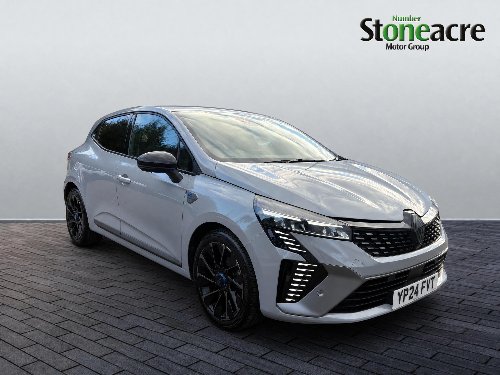 Main listing image - Renault Clio