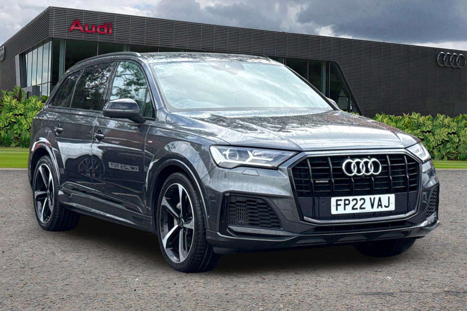 Main listing image - Audi Q7