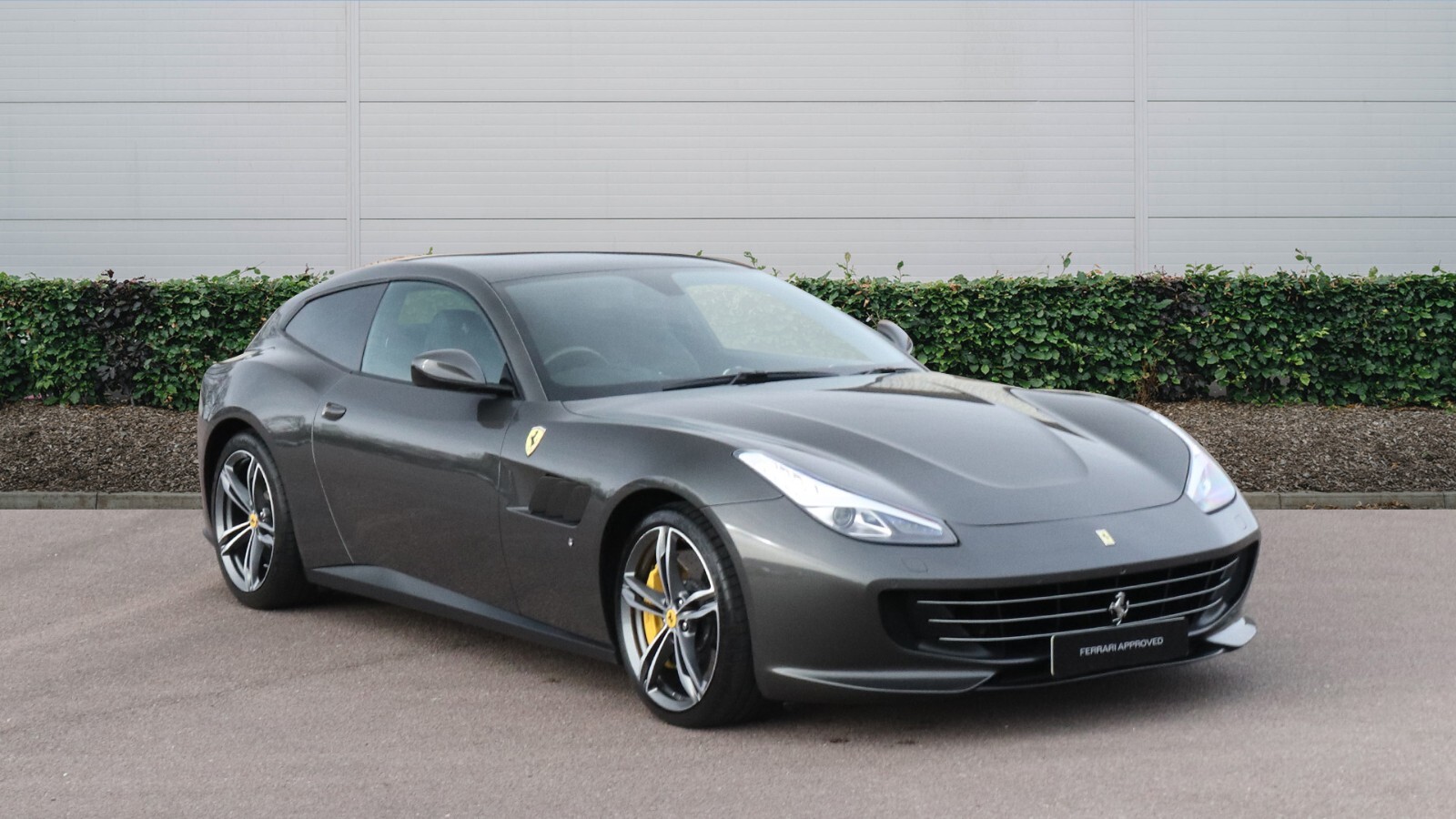 Main listing image - Ferrari GTC4 Lusso