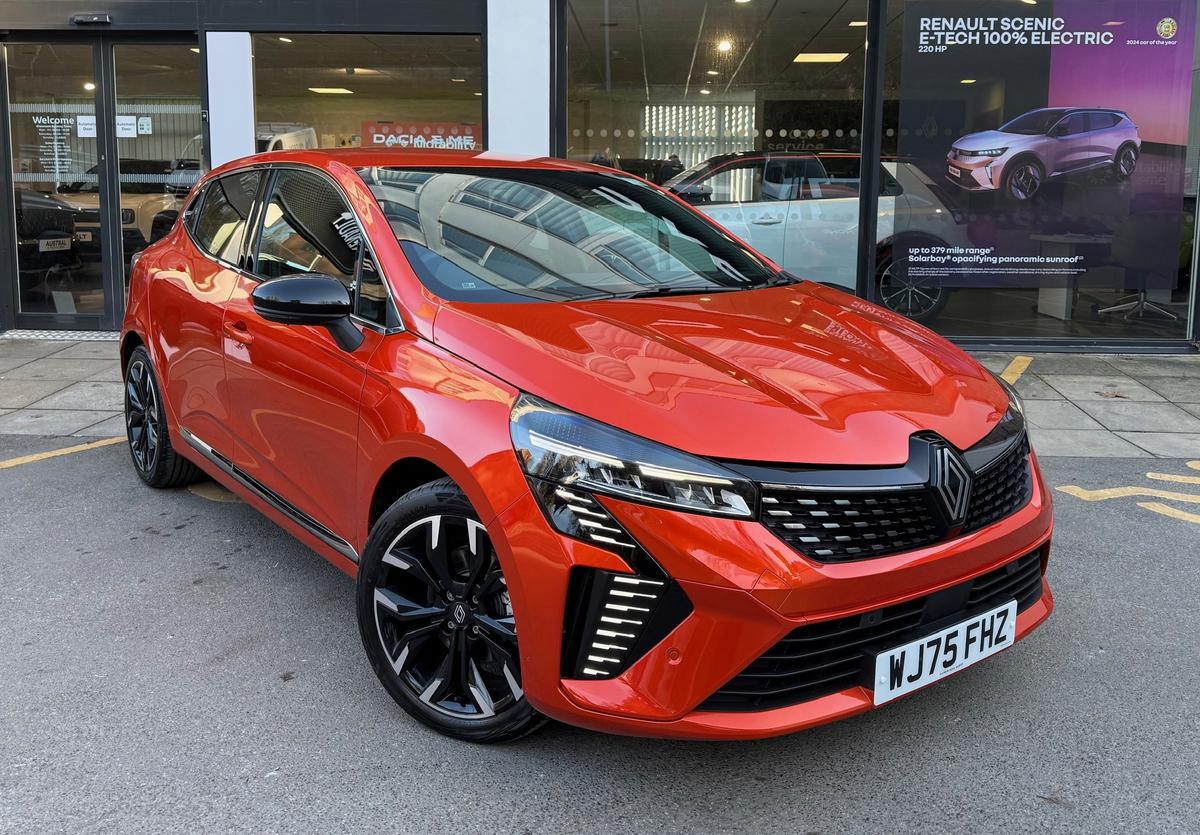 Main listing image - Renault Clio