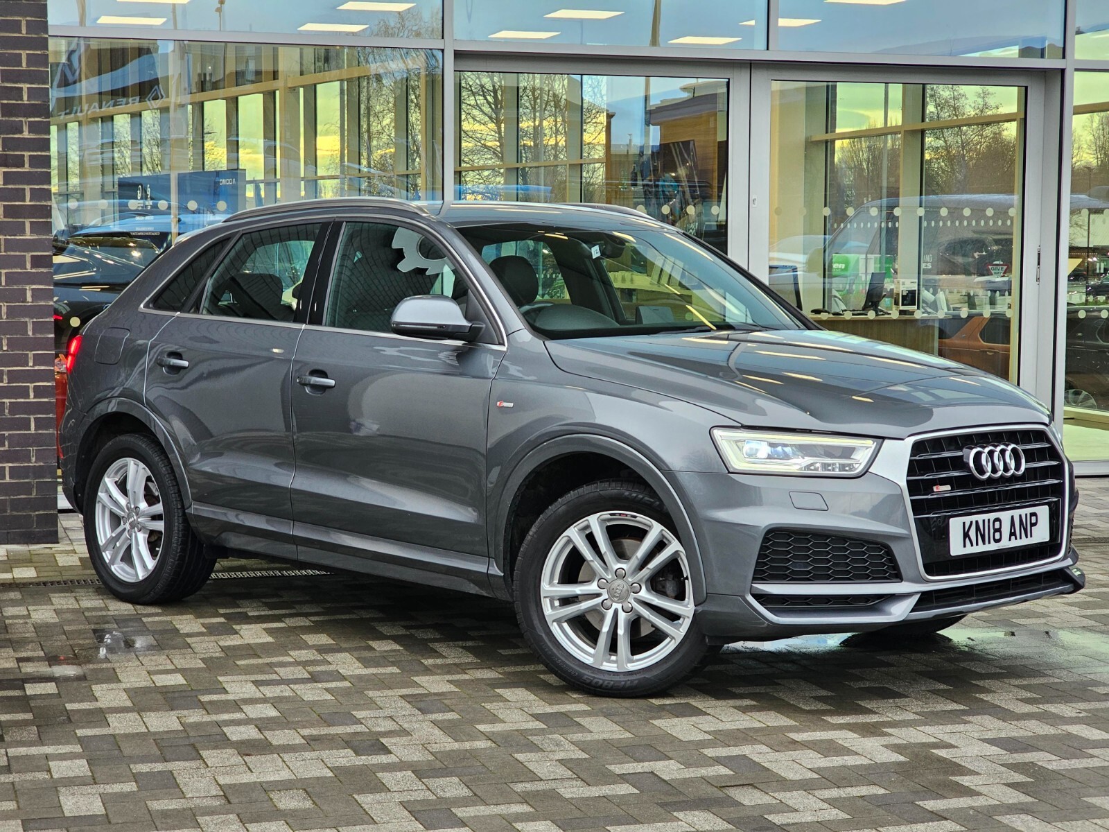 Main listing image - Audi Q3