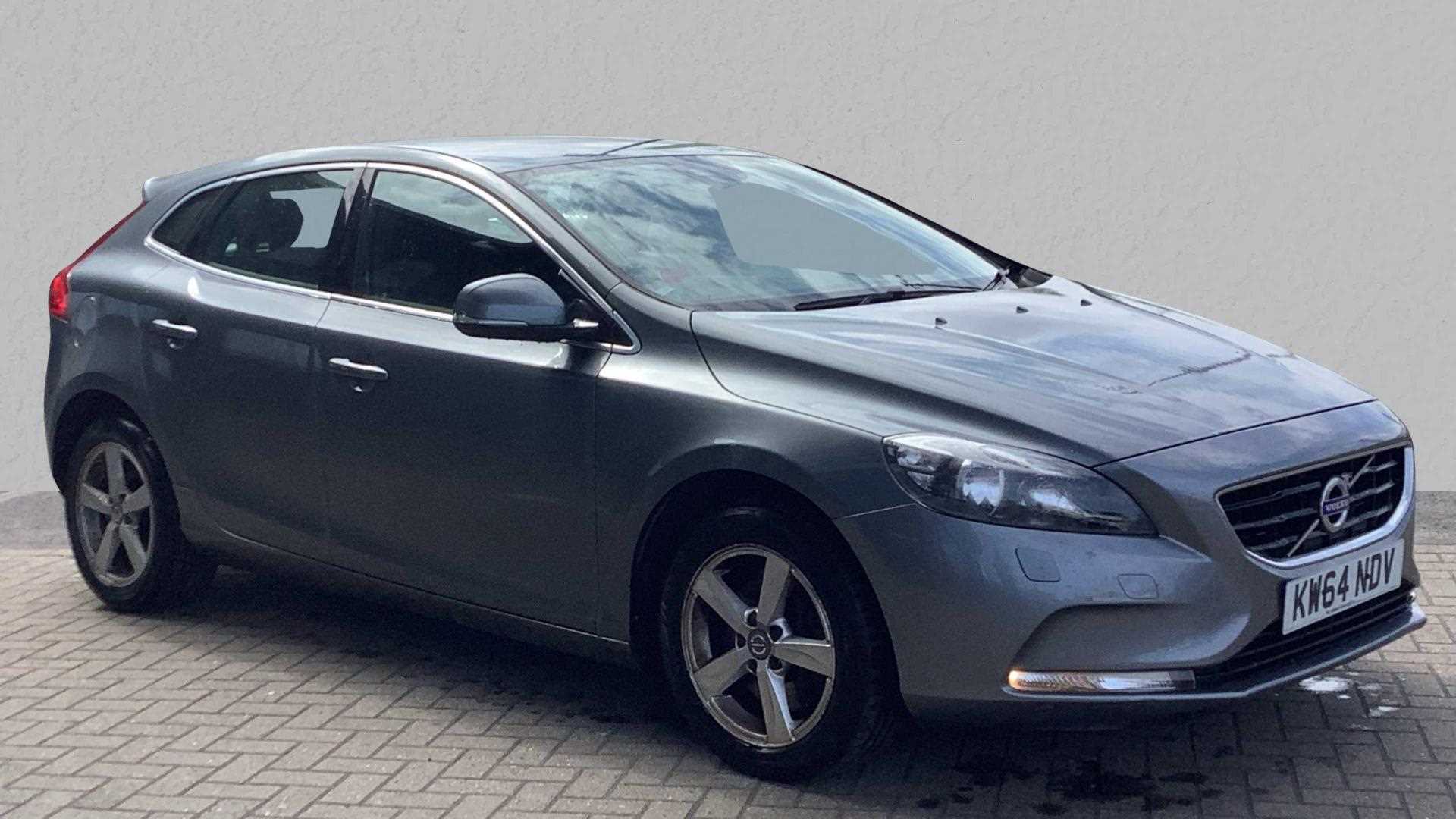 Main listing image - Volvo V40