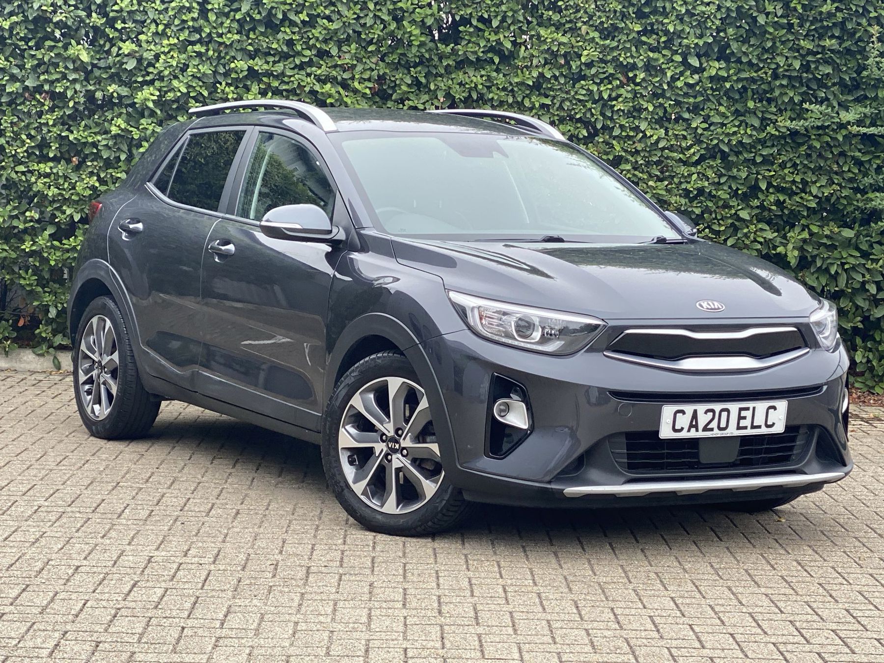 Main listing image - Kia Stonic