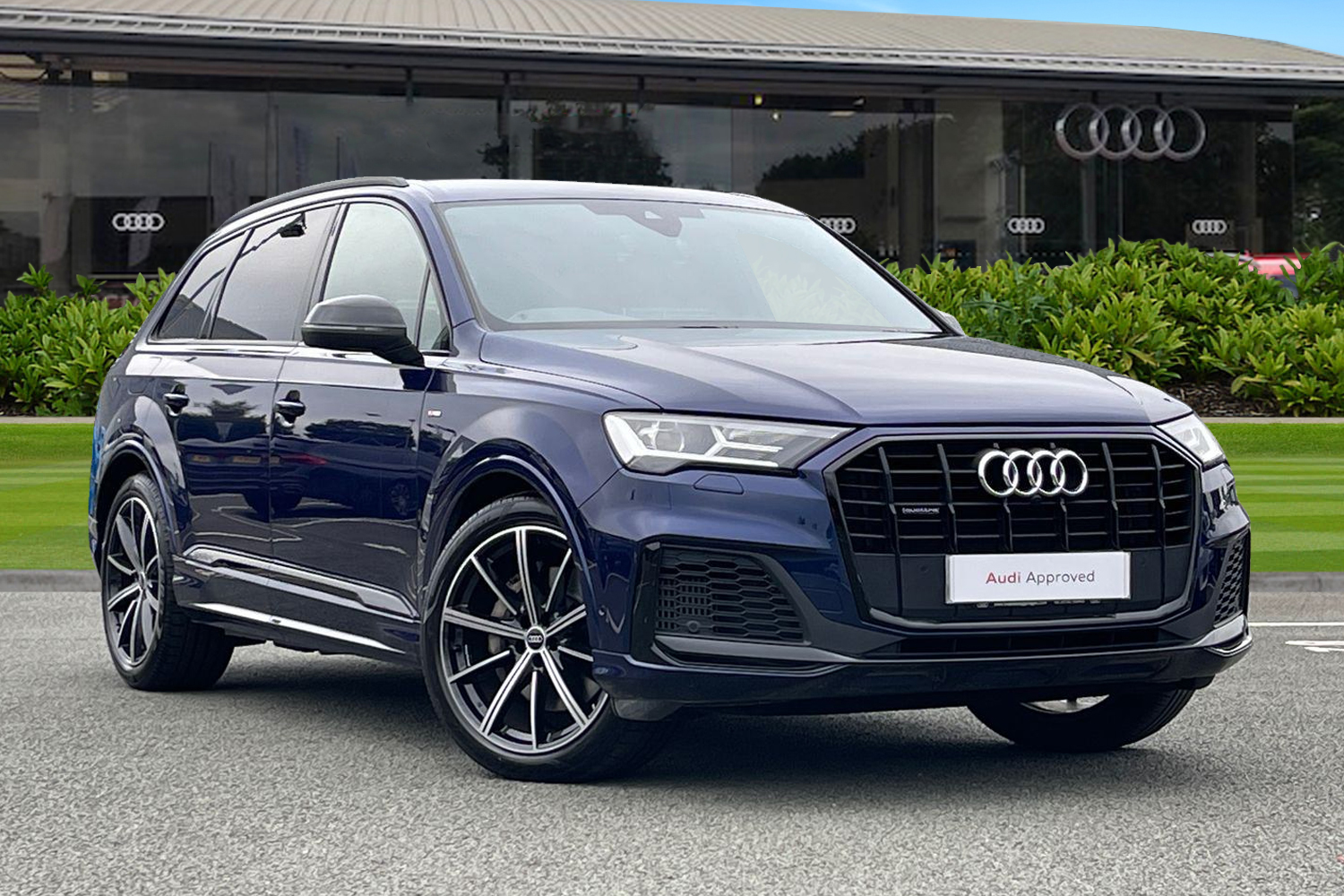 Main listing image - Audi Q7