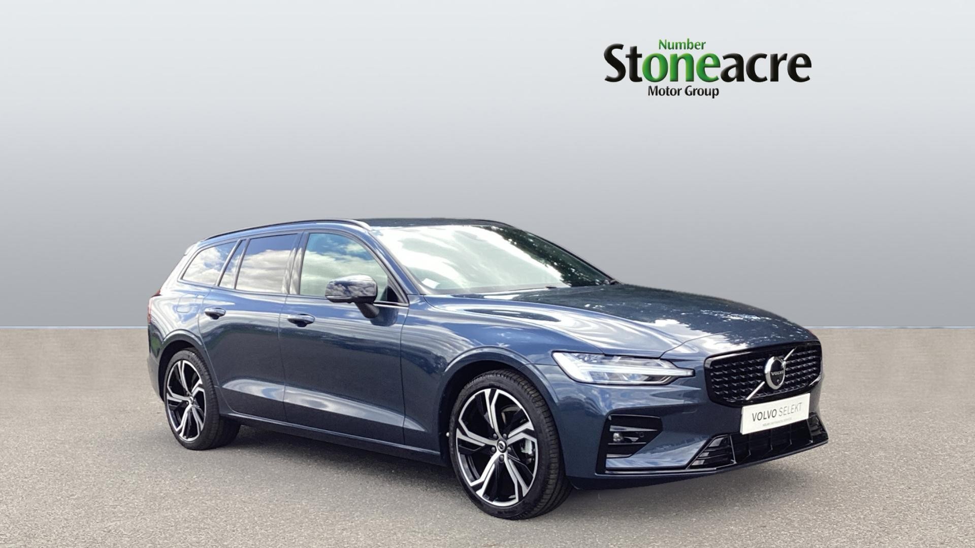 Main listing image - Volvo V60