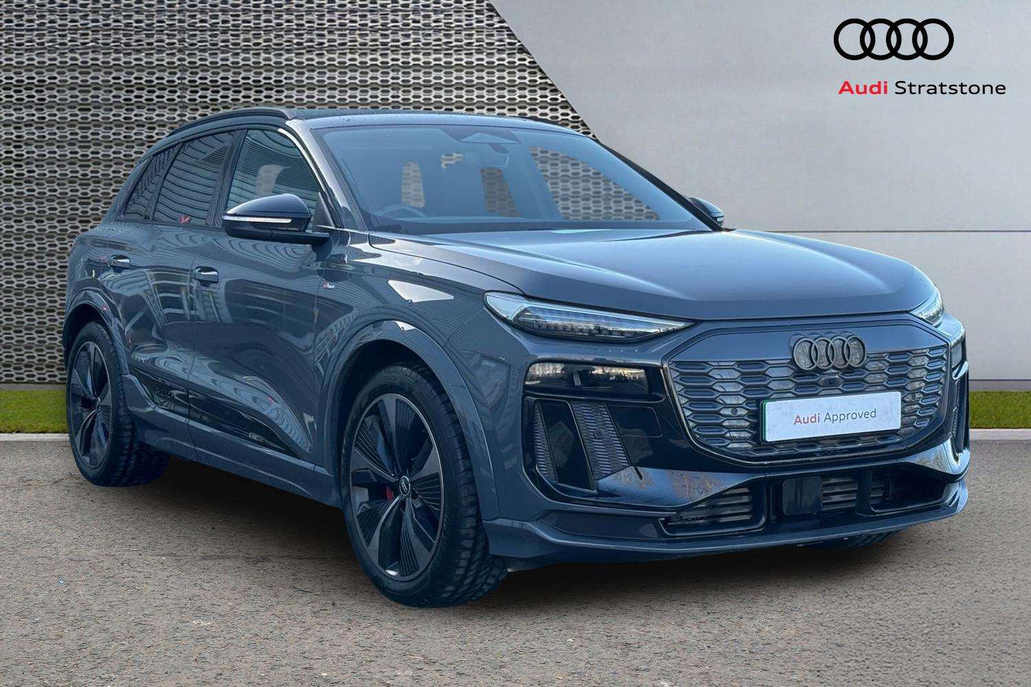 Main listing image - Audi Q6 e-tron