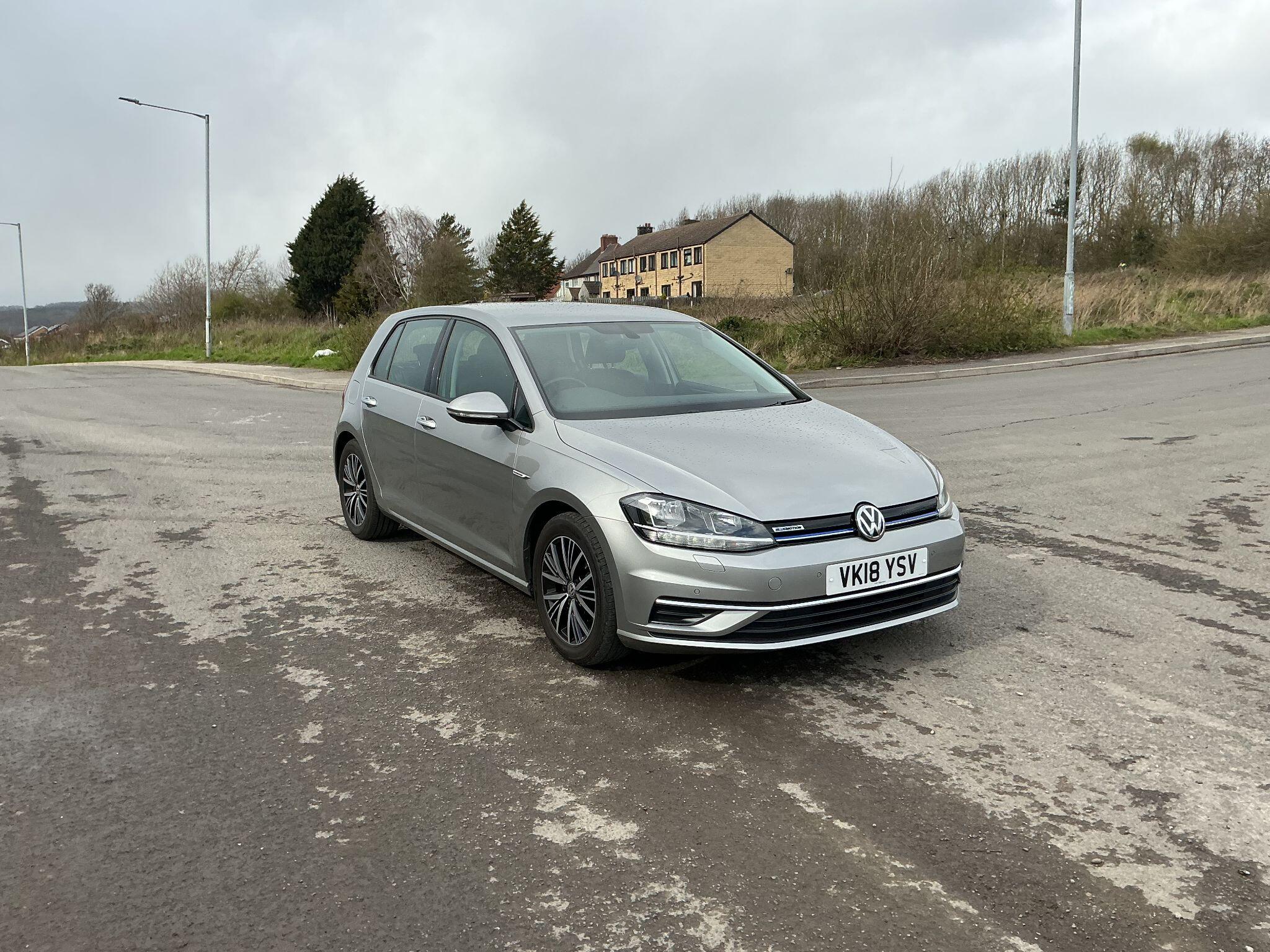 Main listing image - Volkswagen Golf