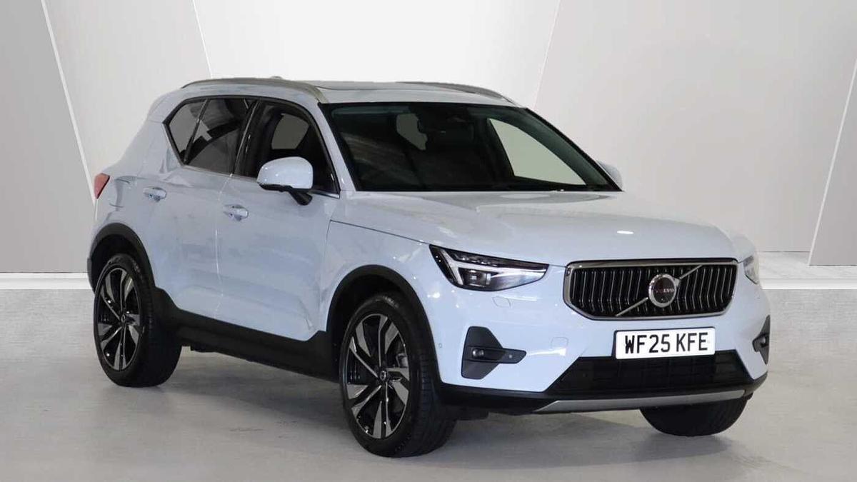 Main listing image - Volvo XC40