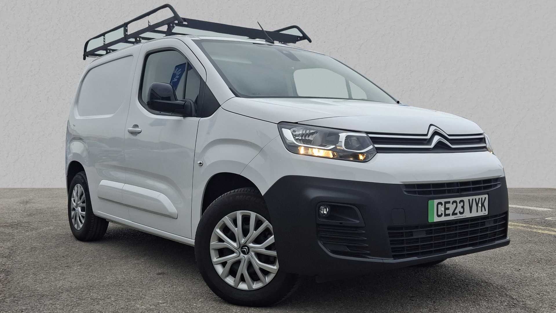 Main listing image - Citroen e-Berlingo