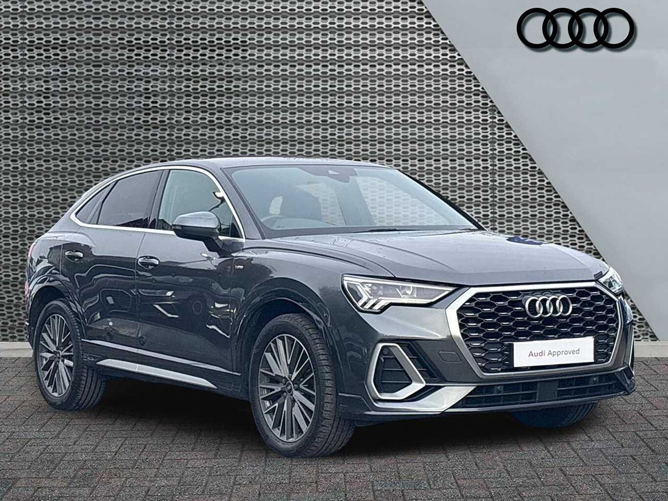 Main listing image - Audi Q3