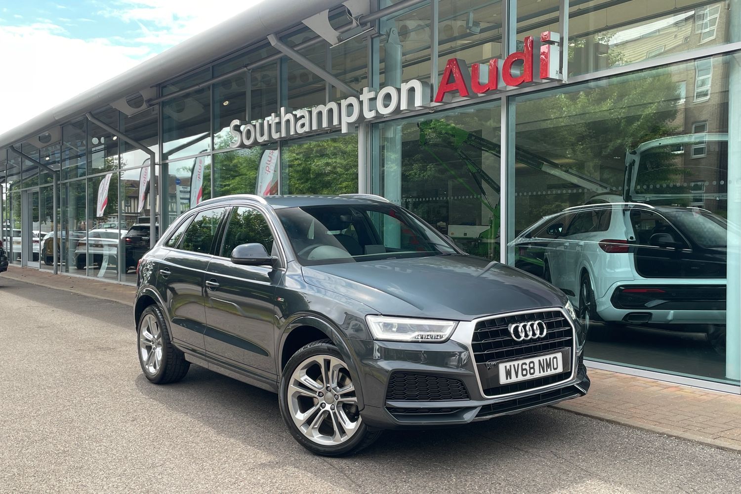 Main listing image - Audi Q3