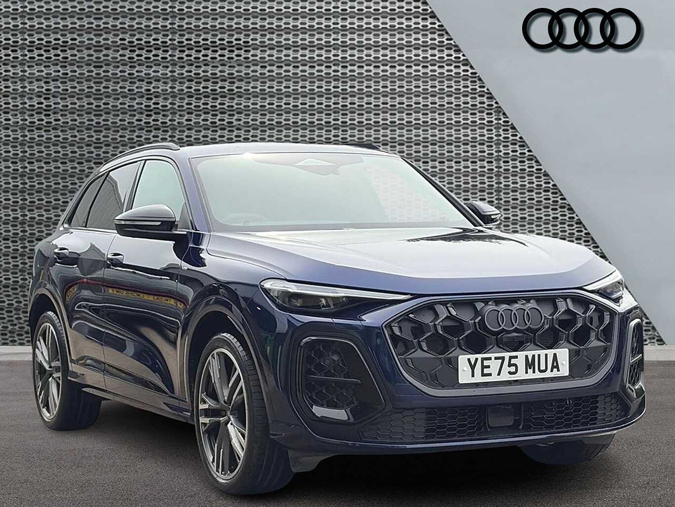 Main listing image - Audi Q5