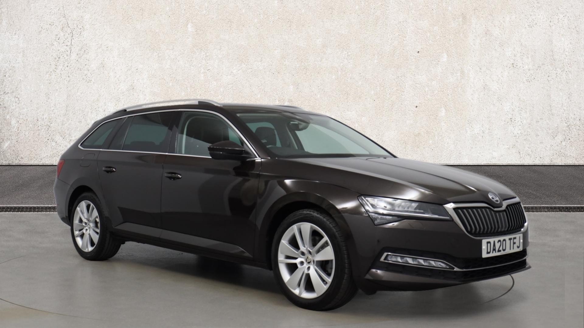 Main listing image - Skoda Superb Estate