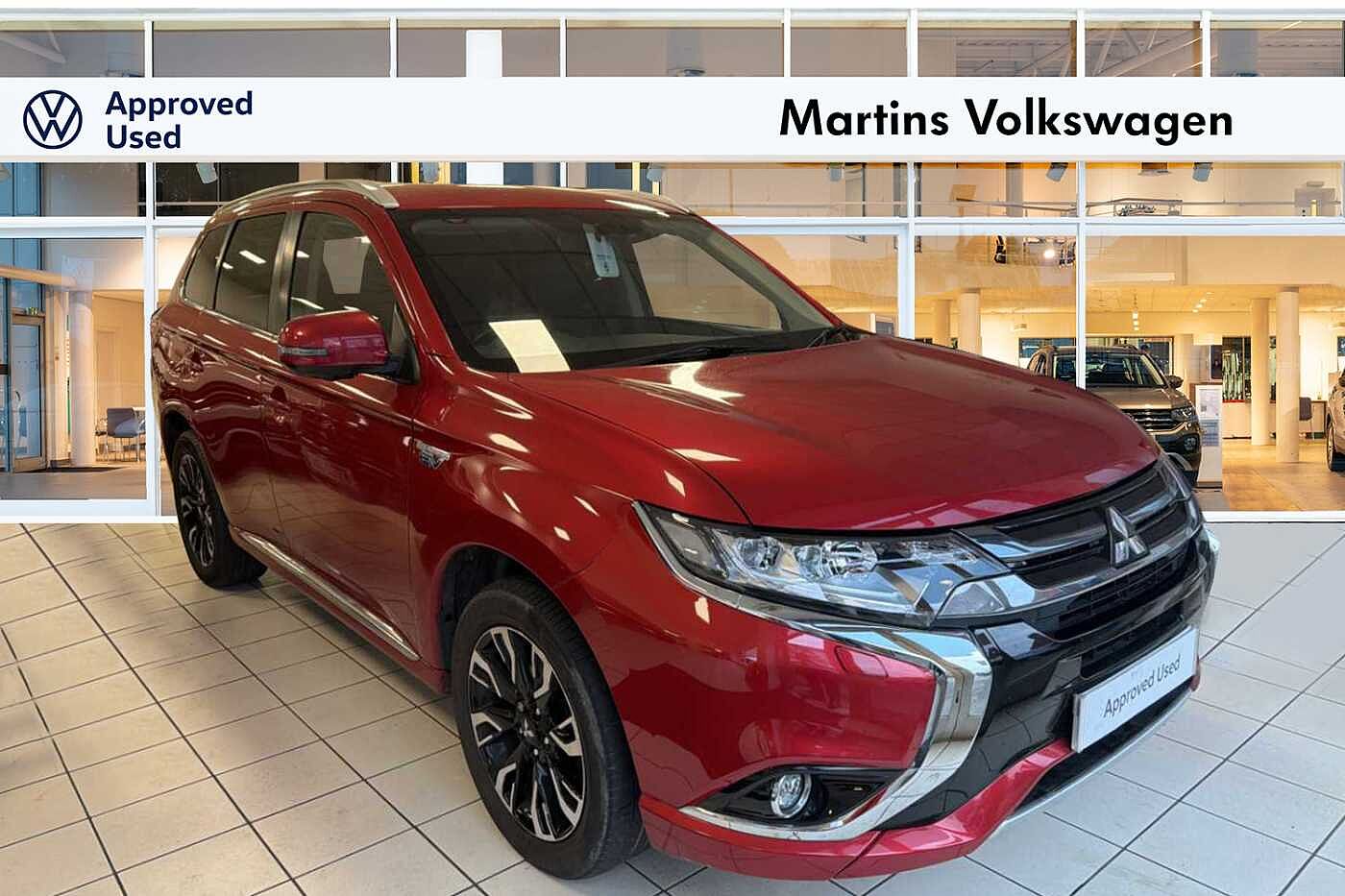 Main listing image - Mitsubishi Outlander