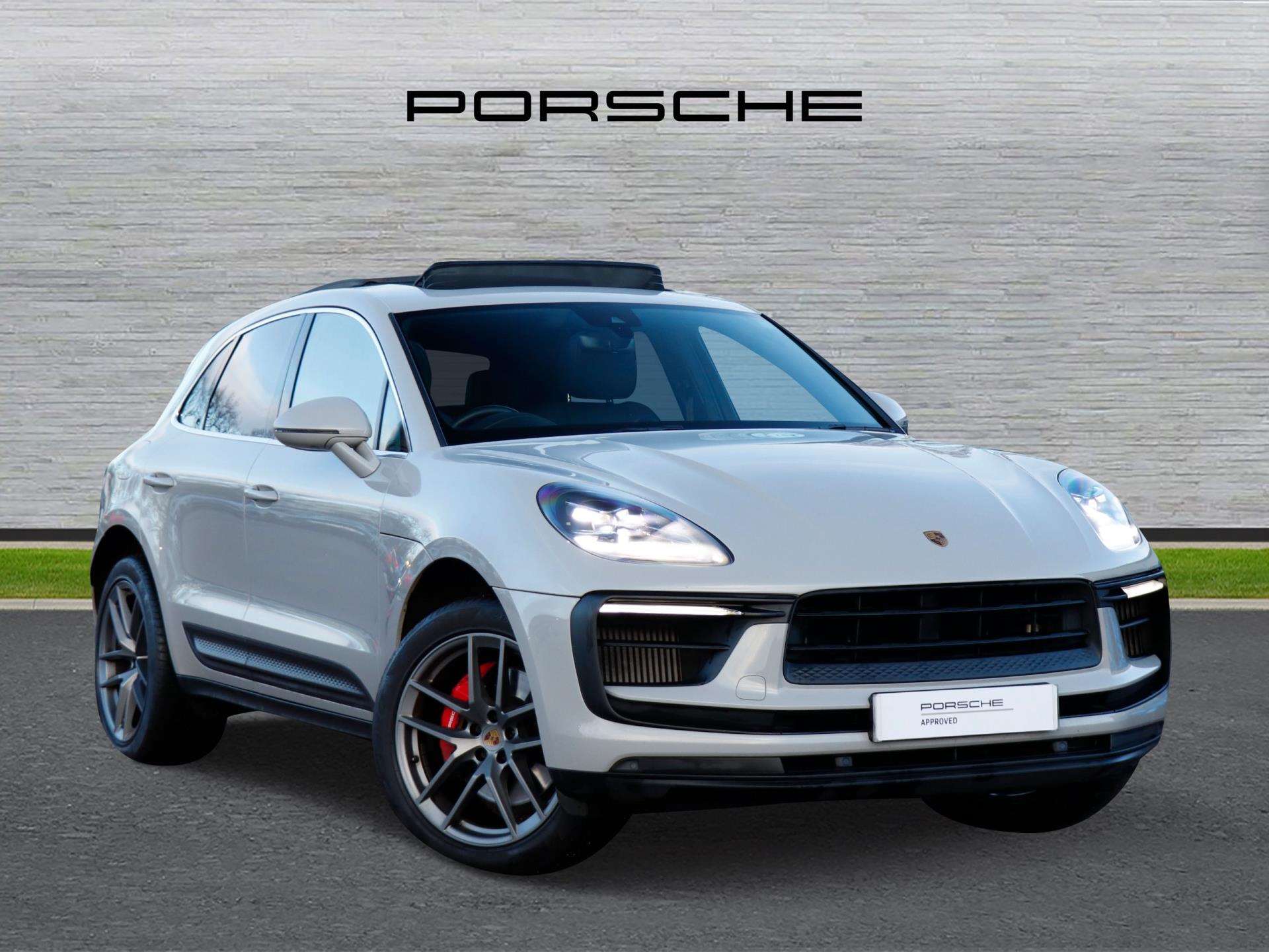 Main listing image - Porsche Macan