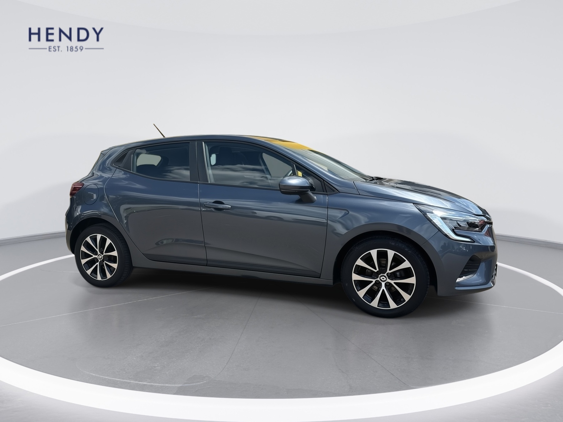 Main listing image - Renault Clio