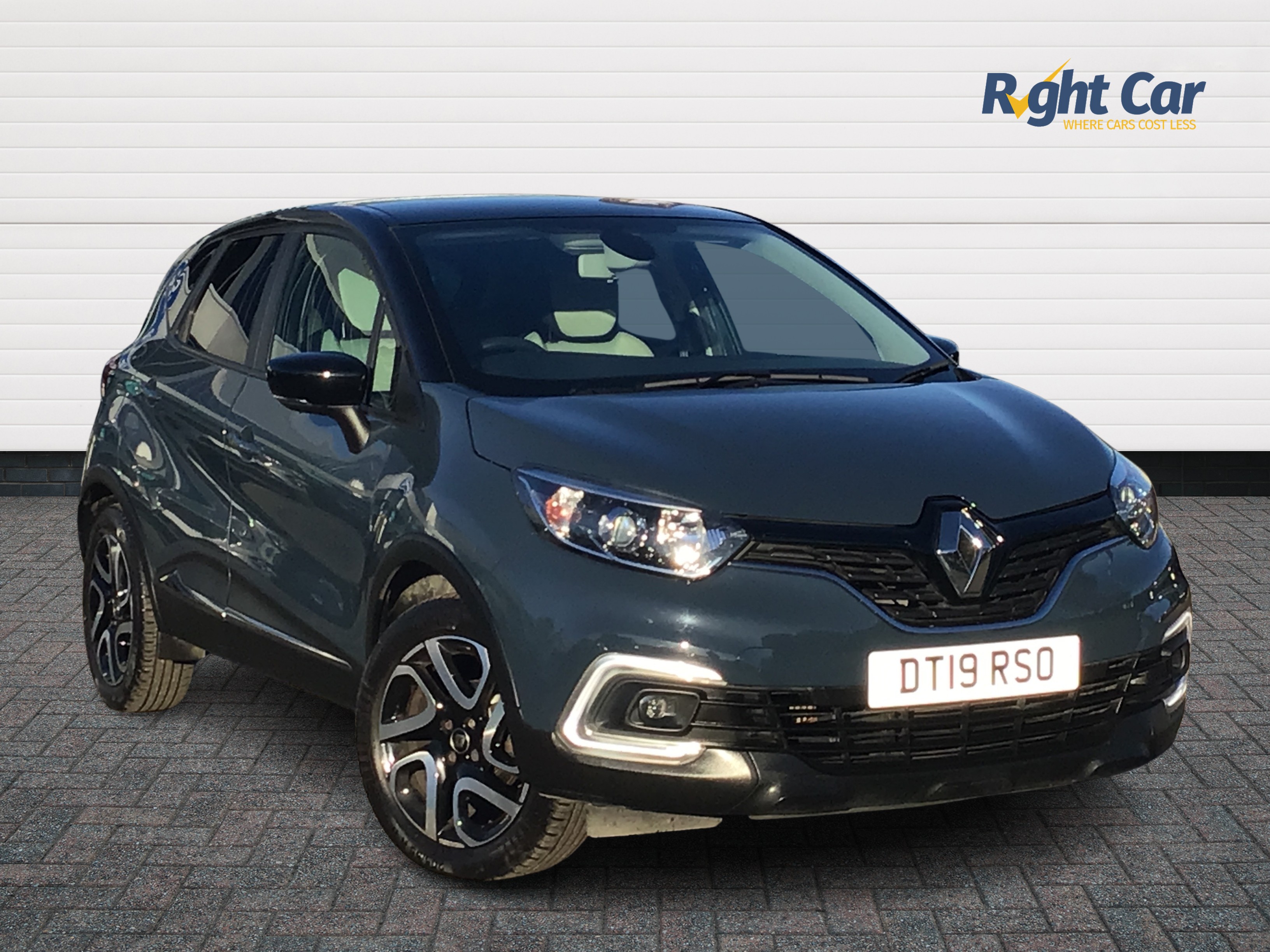 Main listing image - Renault Captur