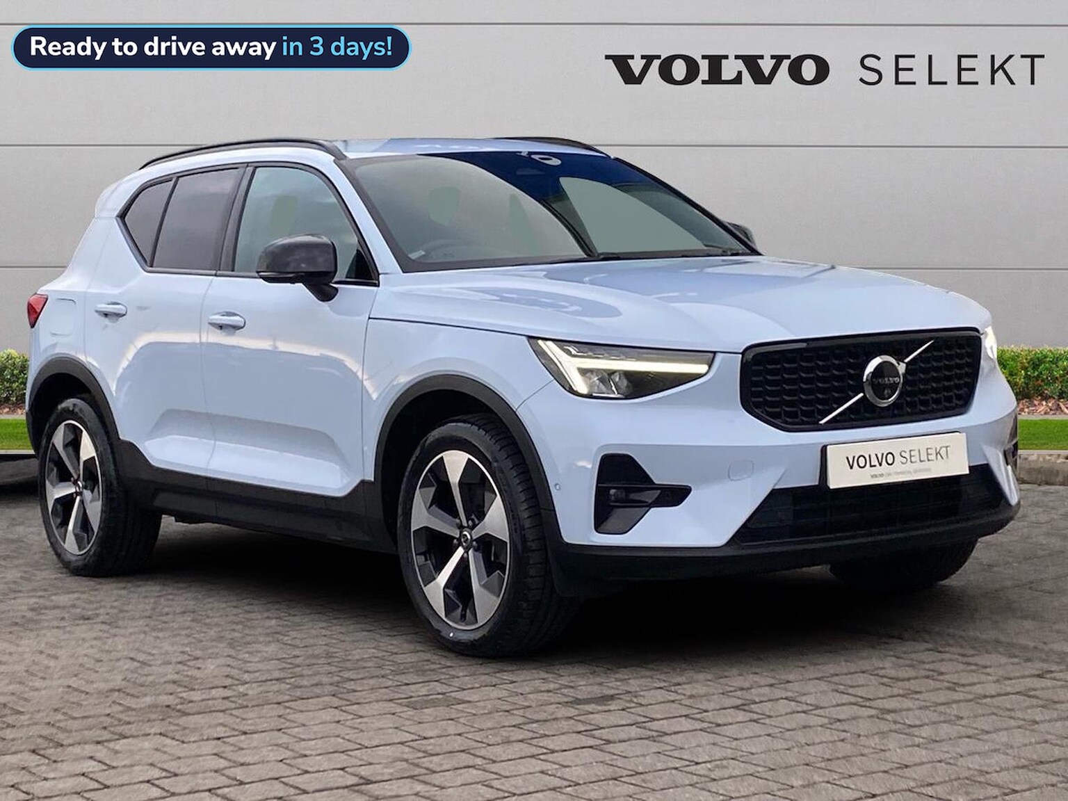 Main listing image - Volvo XC40