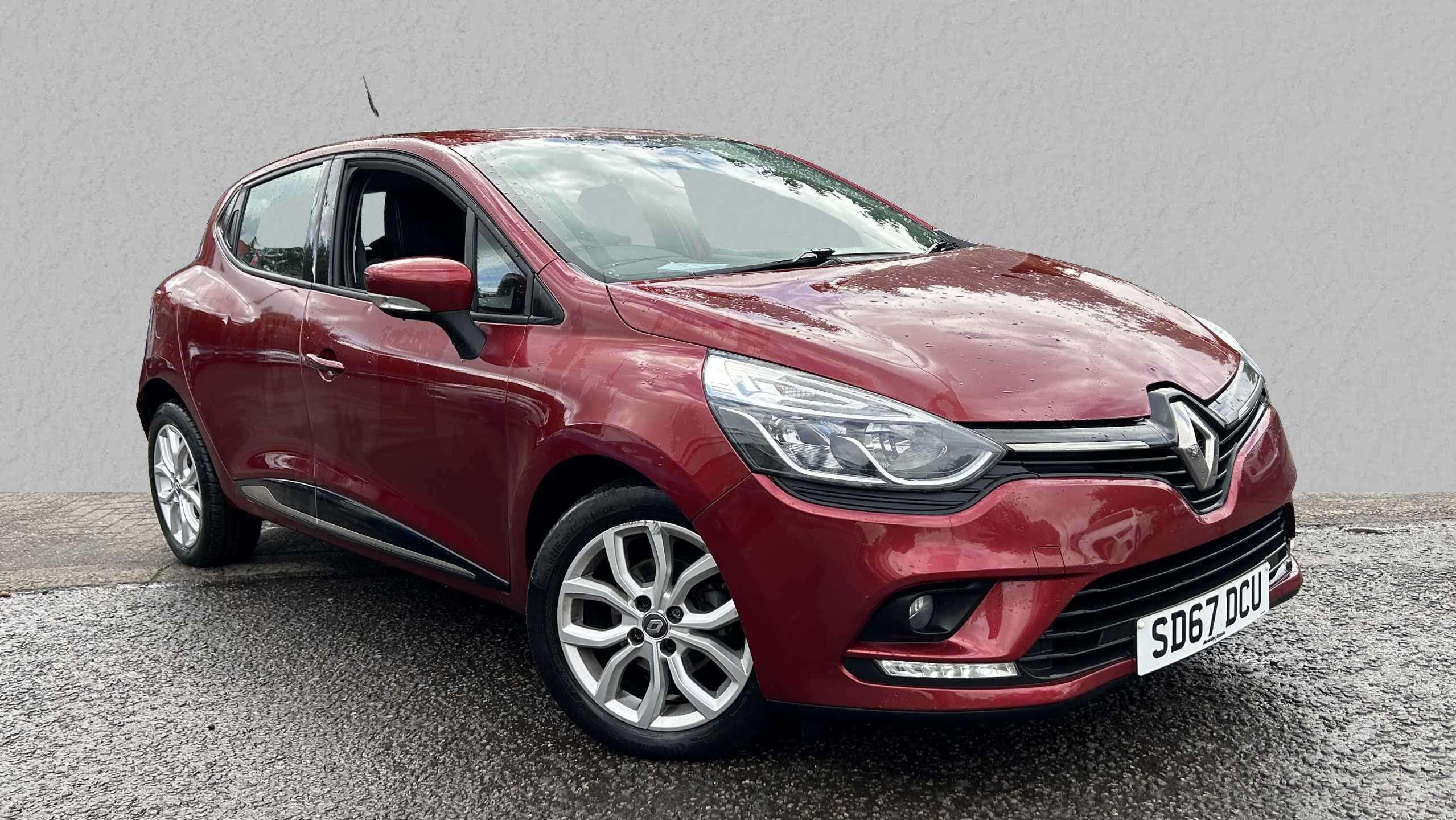 Main listing image - Renault Clio