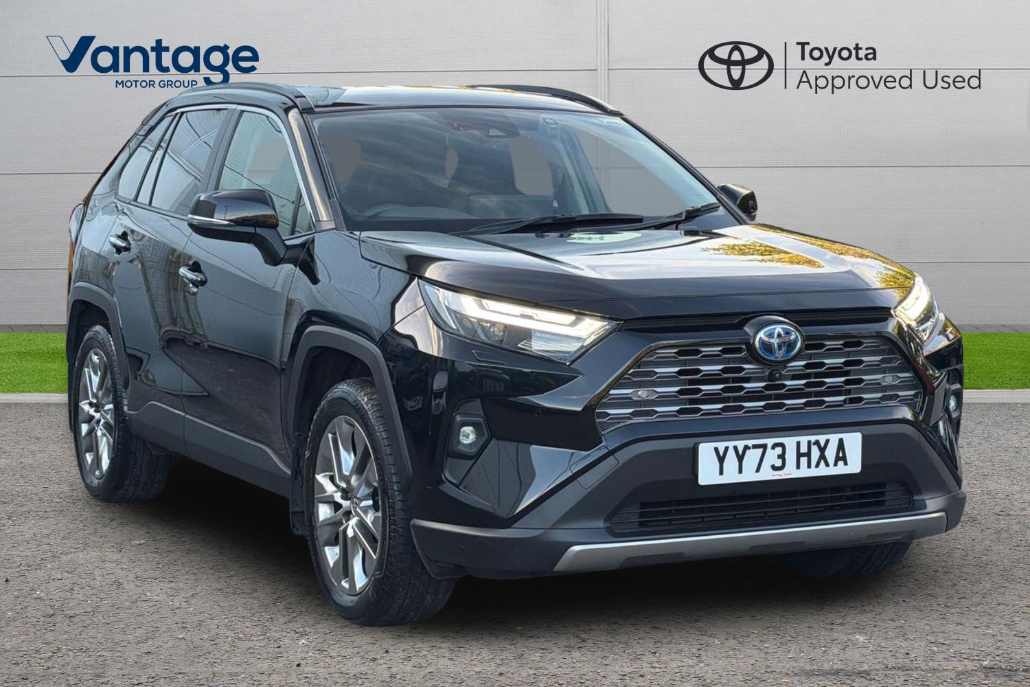 Main listing image - Toyota RAV4