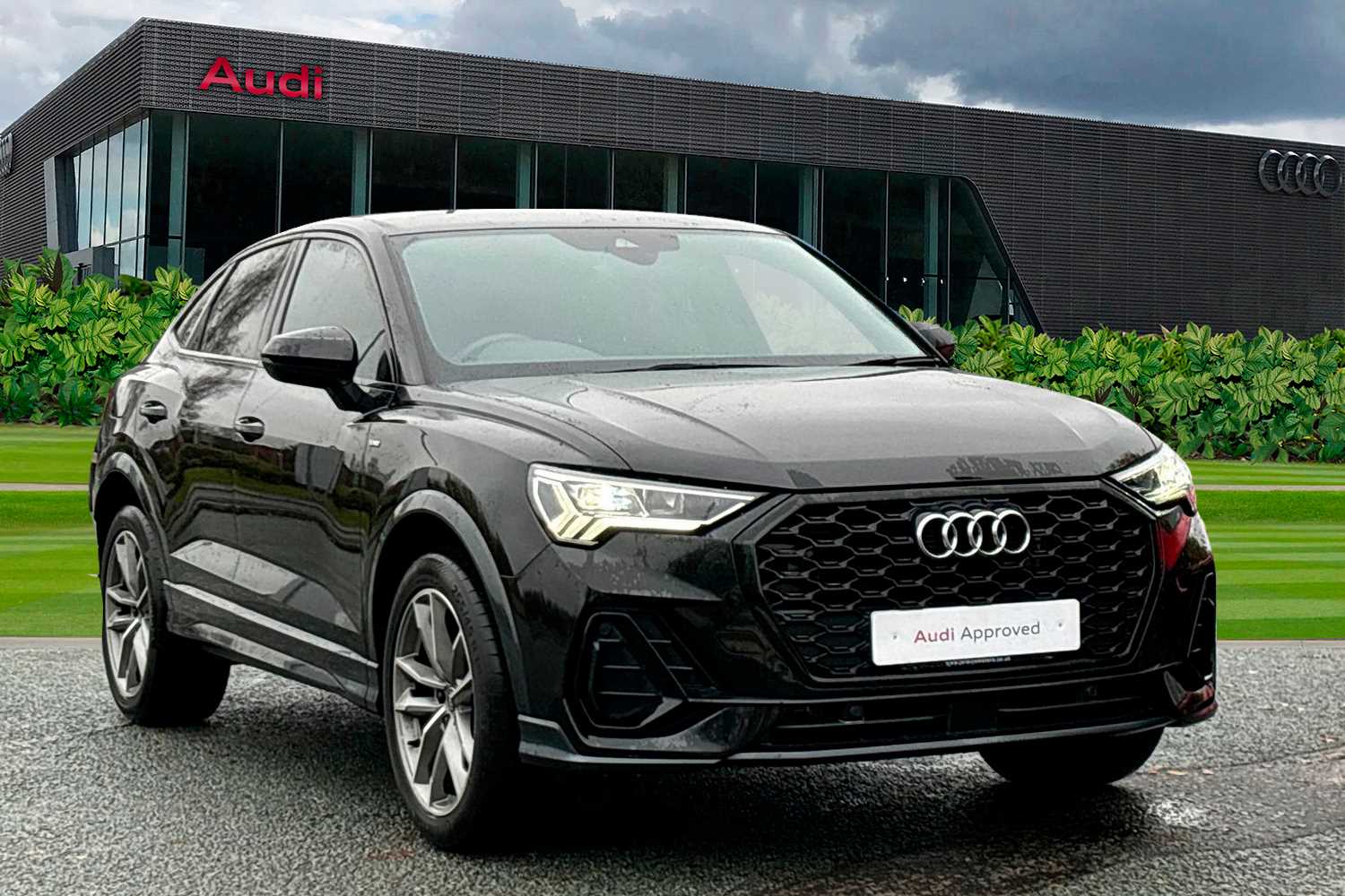 Main listing image - Audi Q3