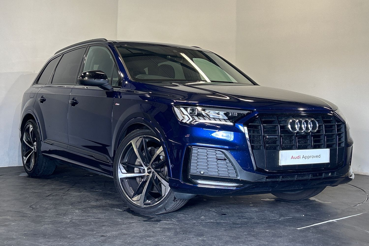 Main listing image - Audi Q7