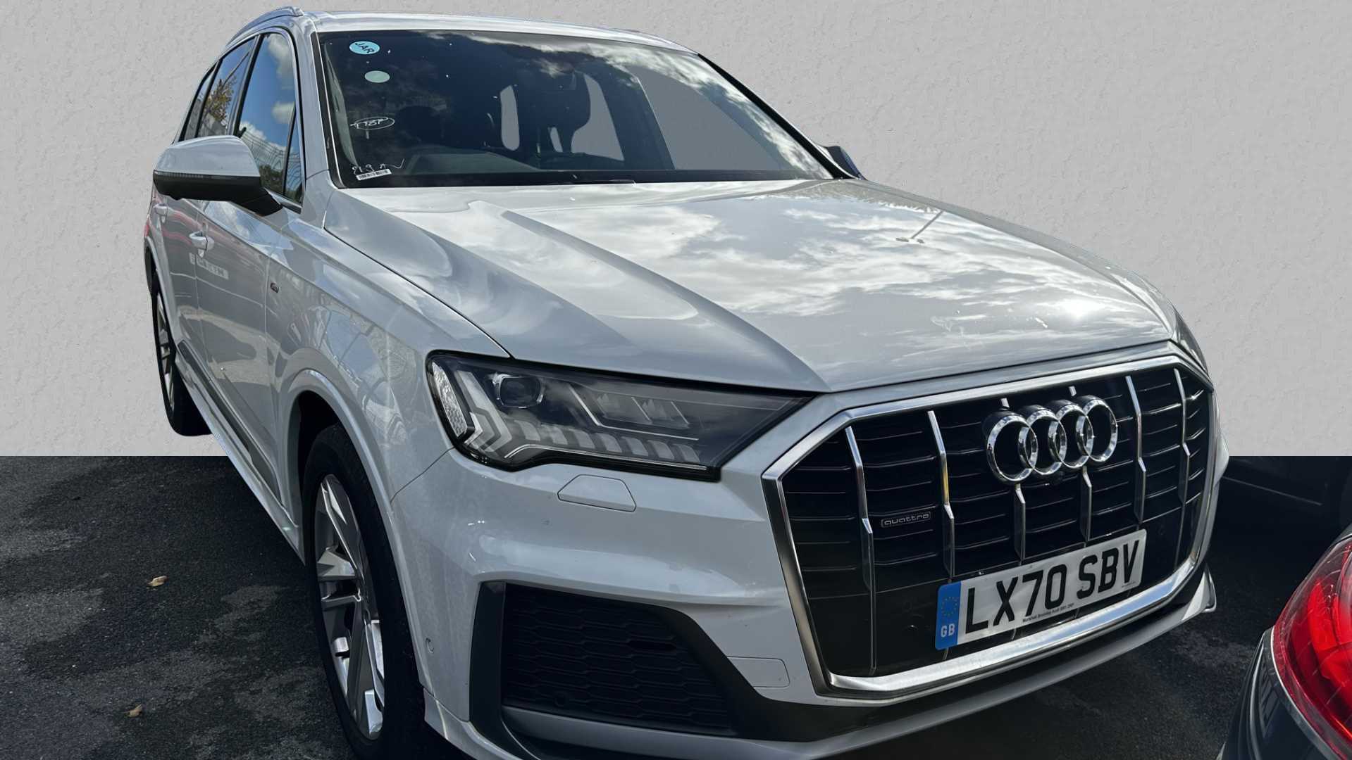 Main listing image - Audi Q7