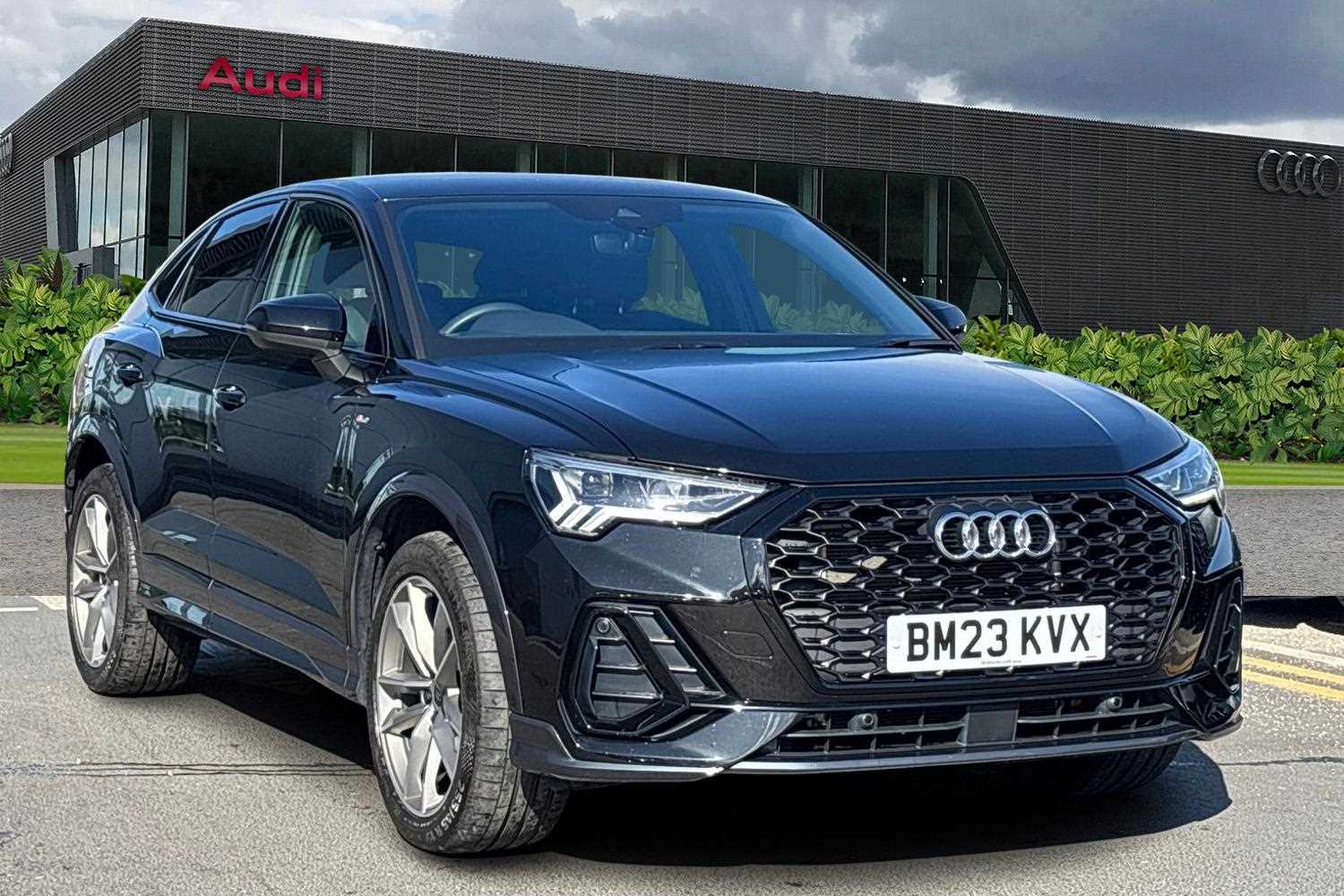 Main listing image - Audi Q3