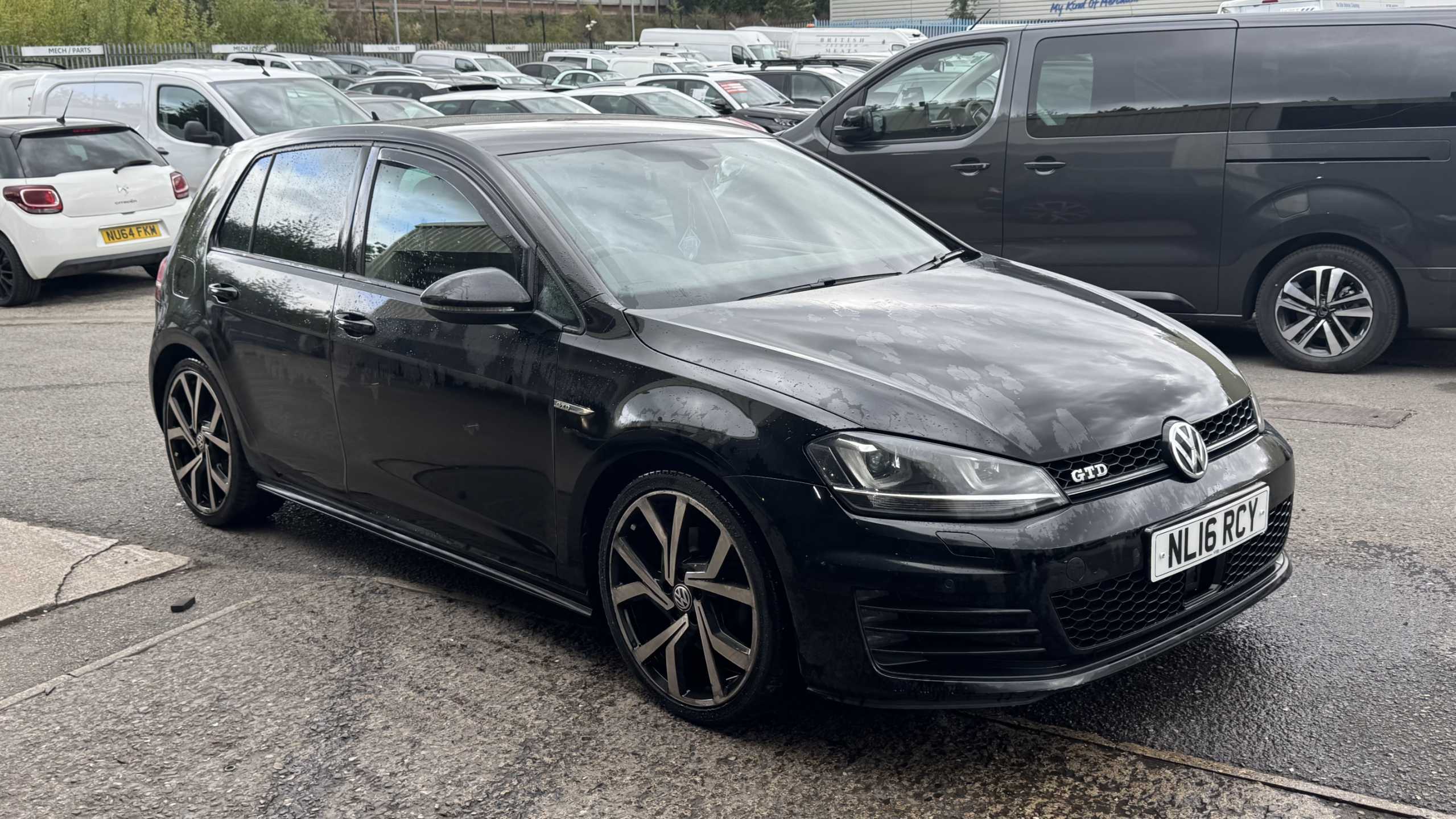 Main listing image - Volkswagen Golf