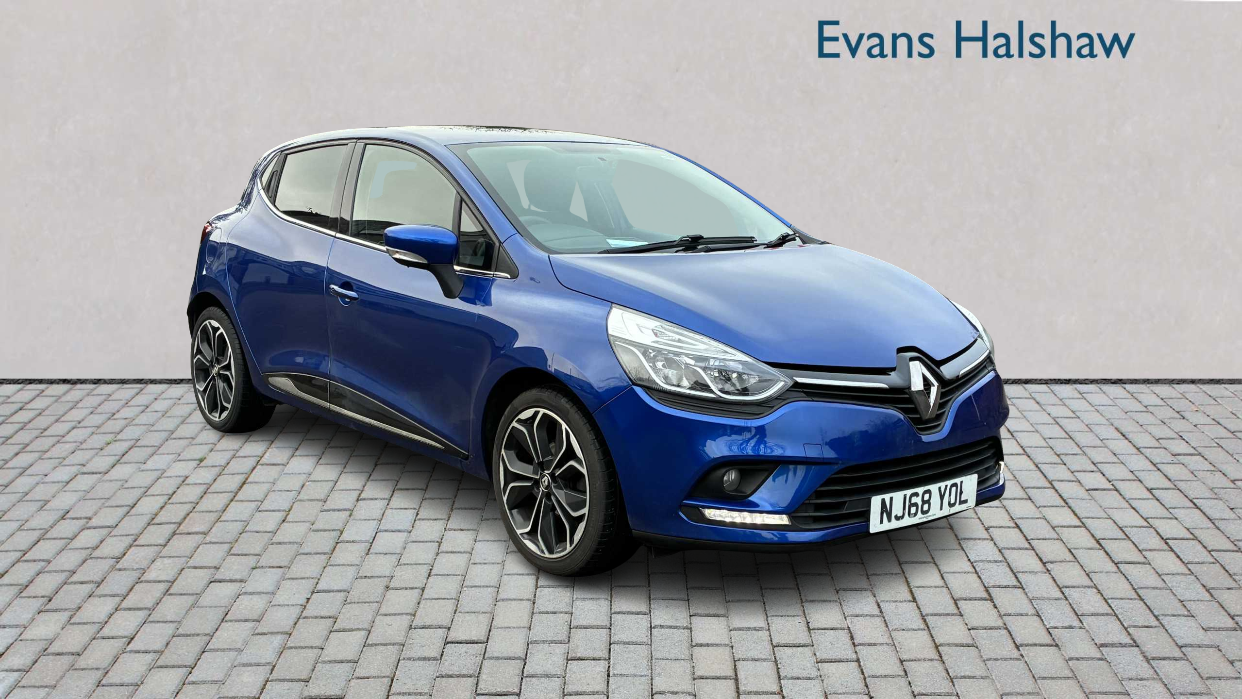 Main listing image - Renault Clio