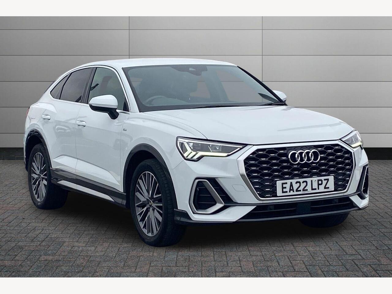 Main listing image - Audi Q3