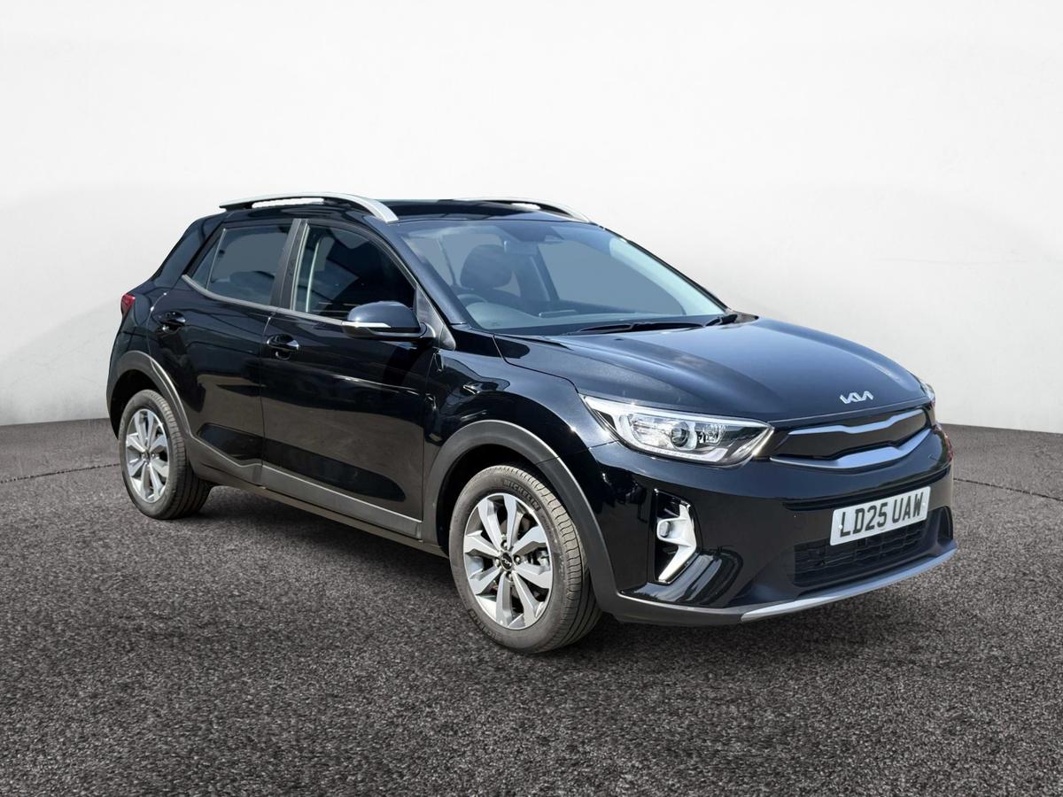 Main listing image - Kia Stonic