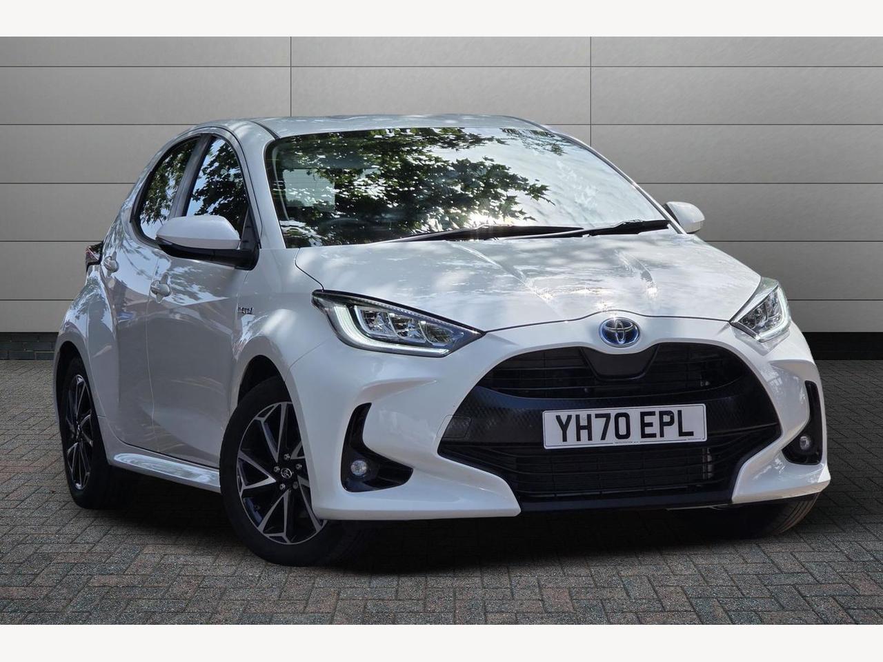 Main listing image - Toyota Yaris