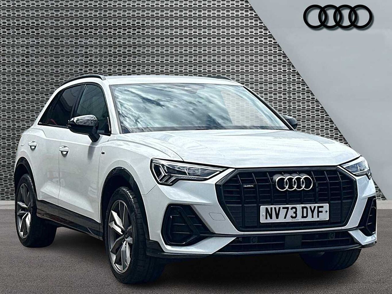 Main listing image - Audi Q3