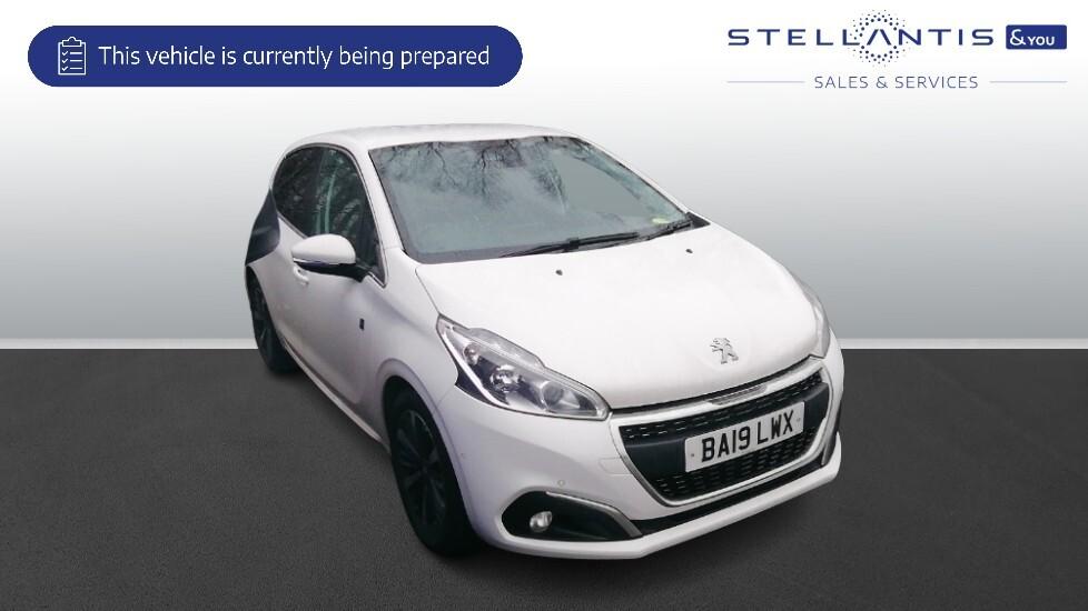 Main listing image - Peugeot 208