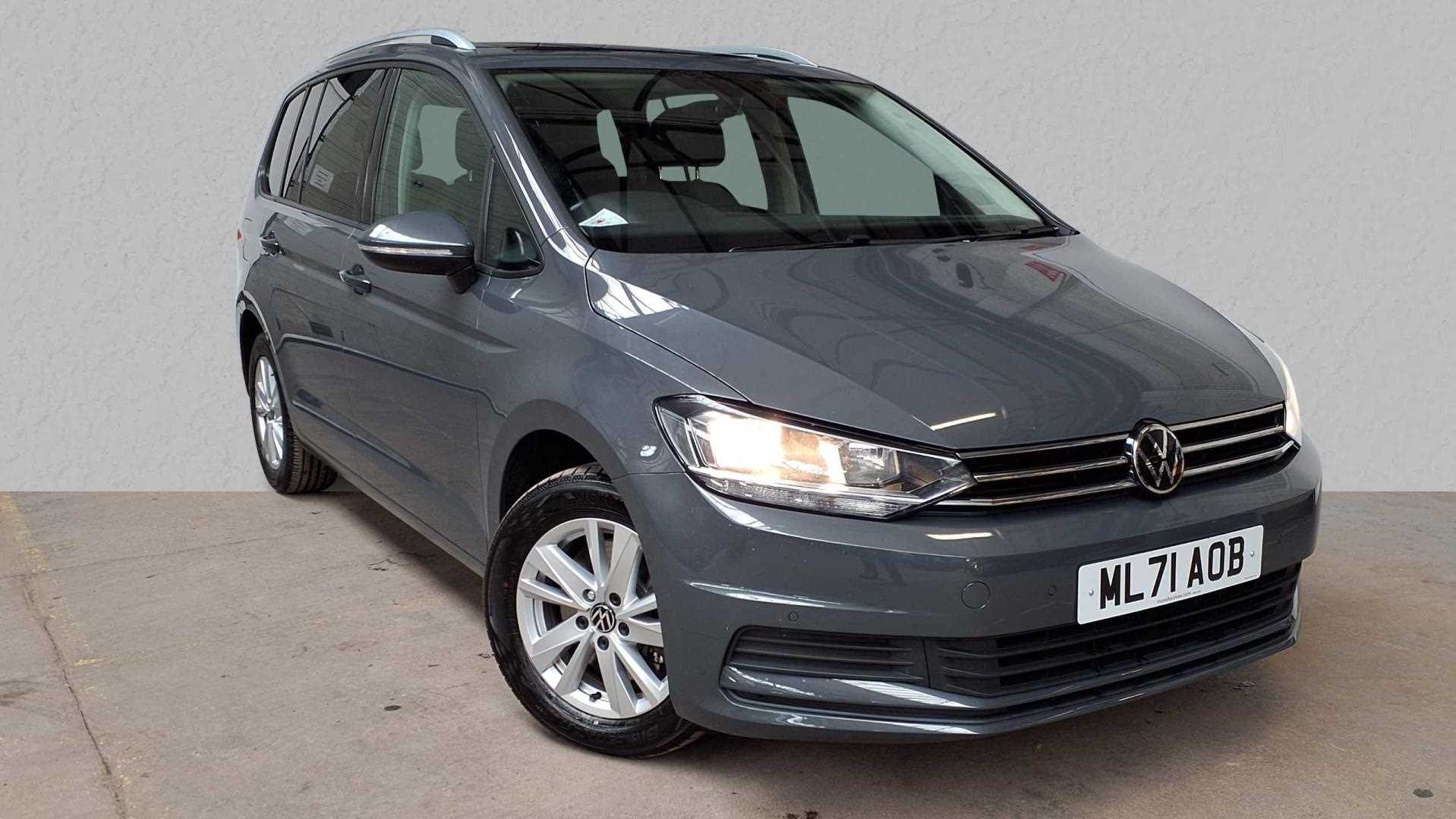 Main listing image - Volkswagen Touran