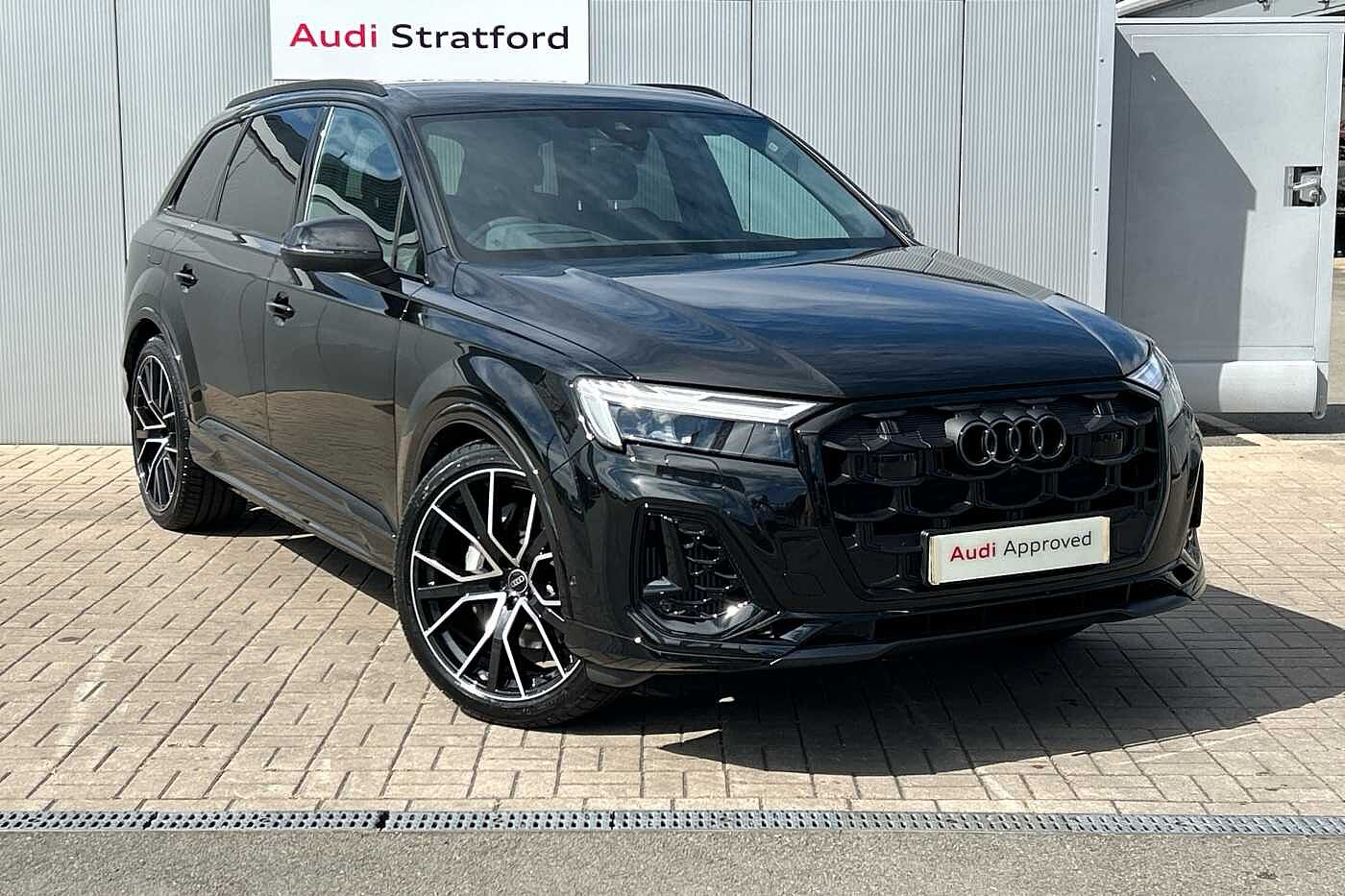 Main listing image - Audi Q7
