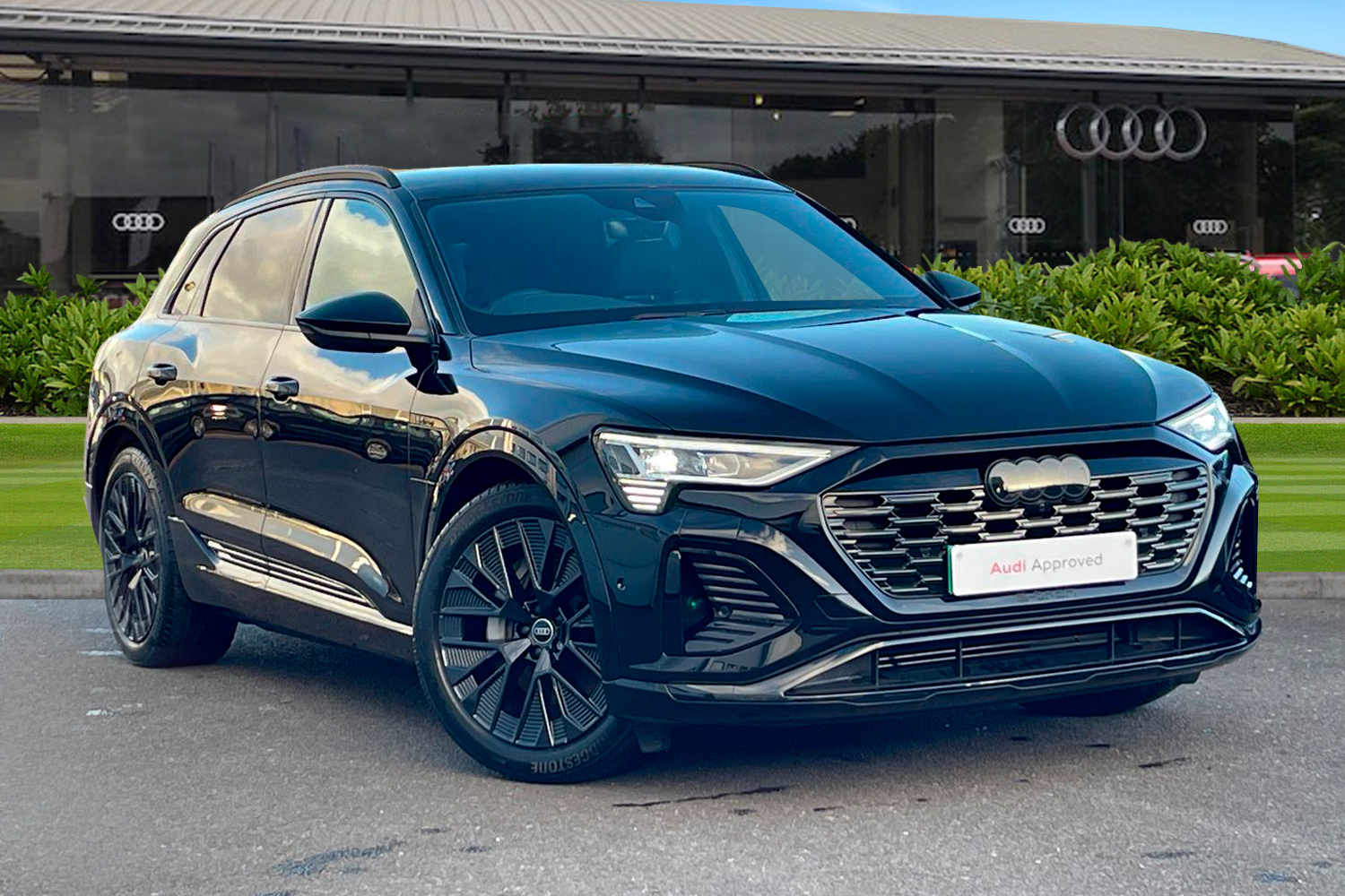 Main listing image - Audi Q8 e-tron