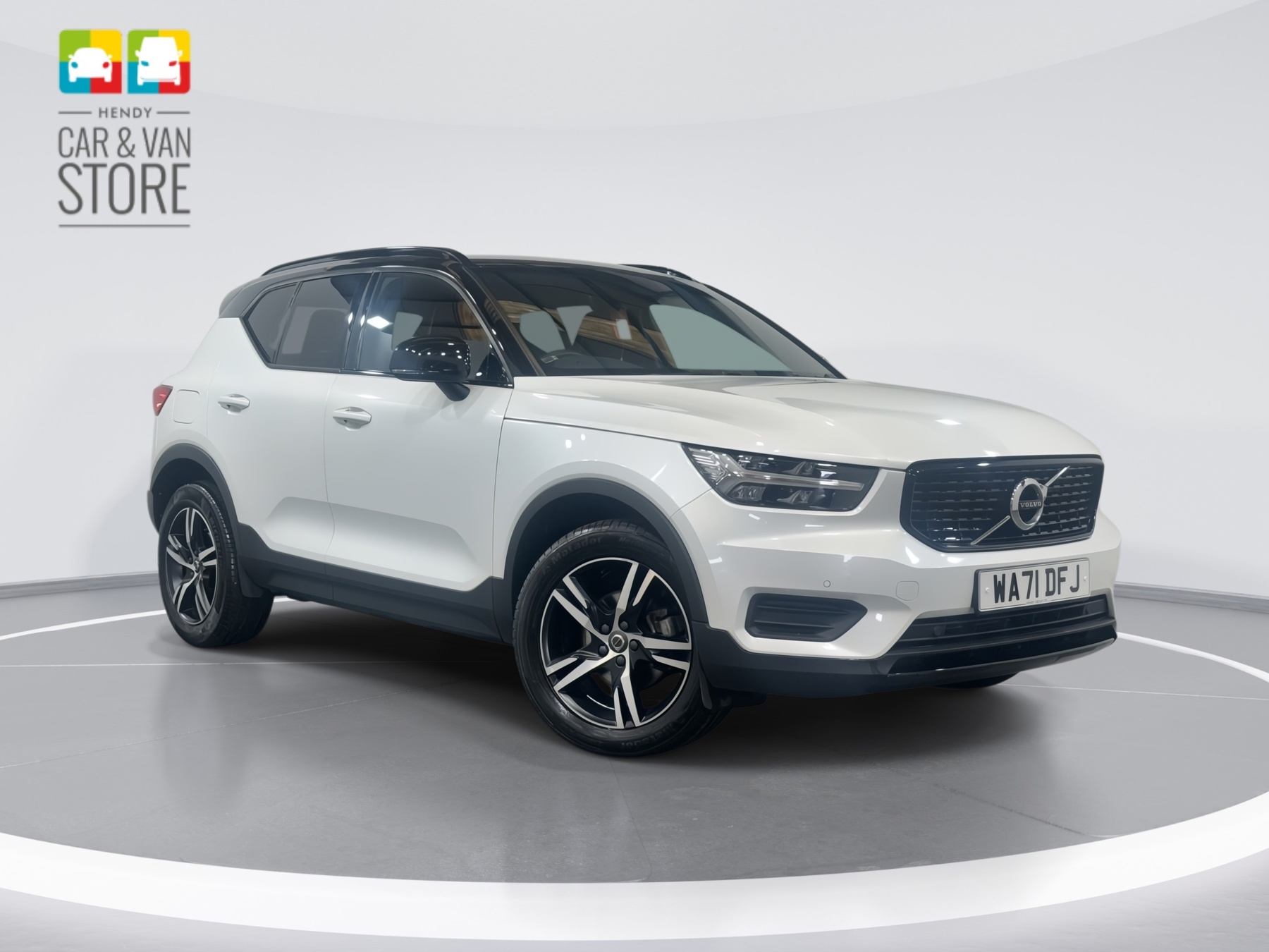 Main listing image - Volvo XC40