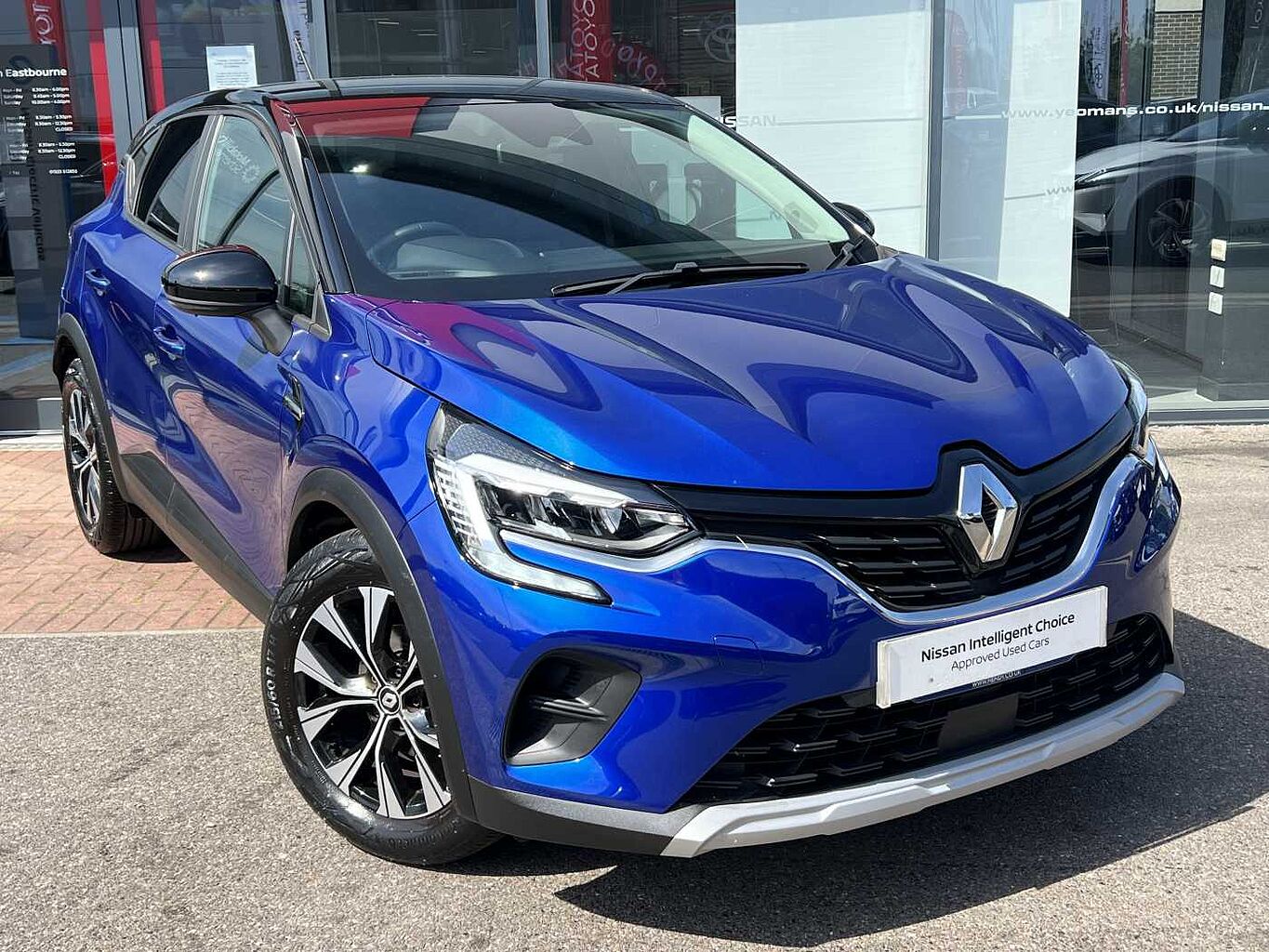 Main listing image - Renault Captur