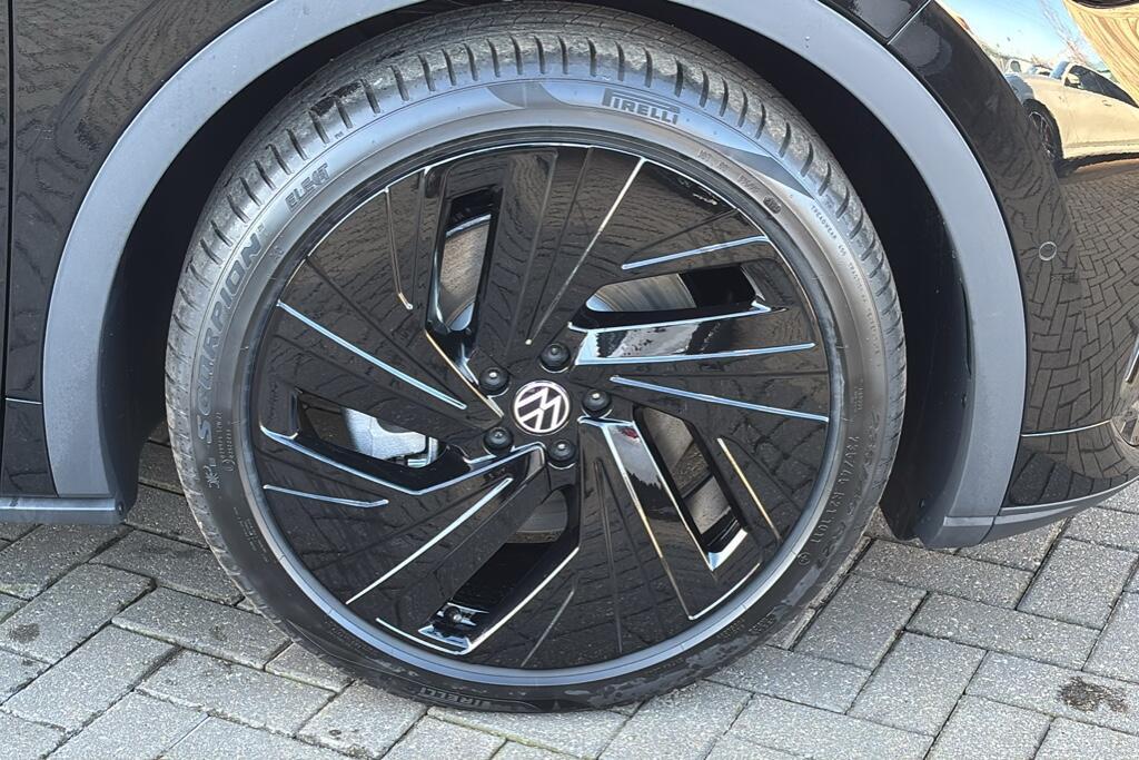 Main listing image - Volkswagen ID.4