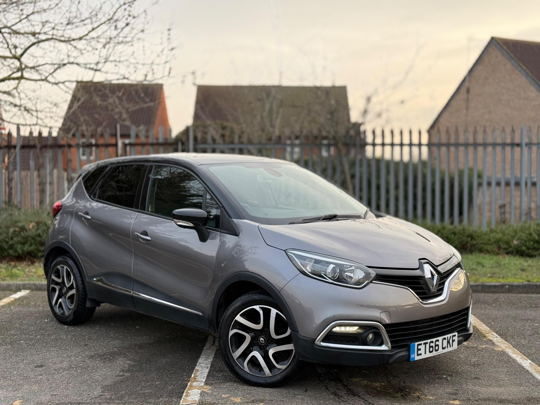 Main listing image - Renault Captur