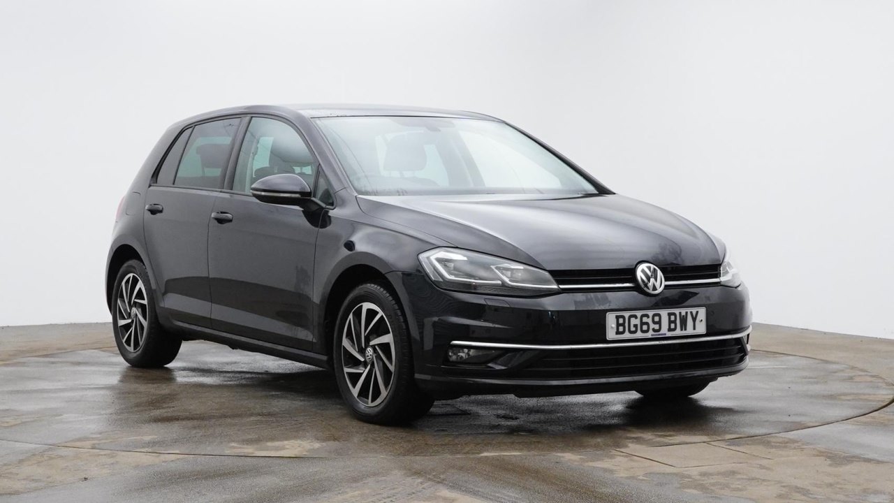 Main listing image - Volkswagen Golf