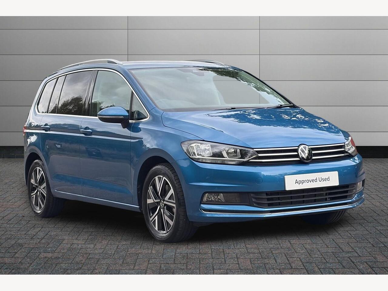 Main listing image - Volkswagen Touran