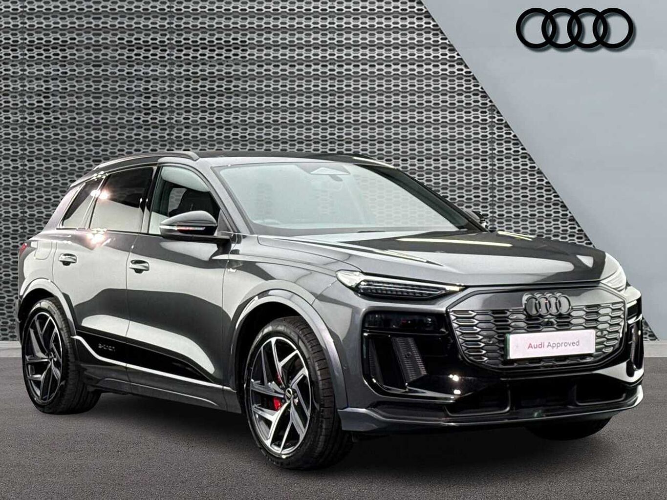 Main listing image - Audi Q6